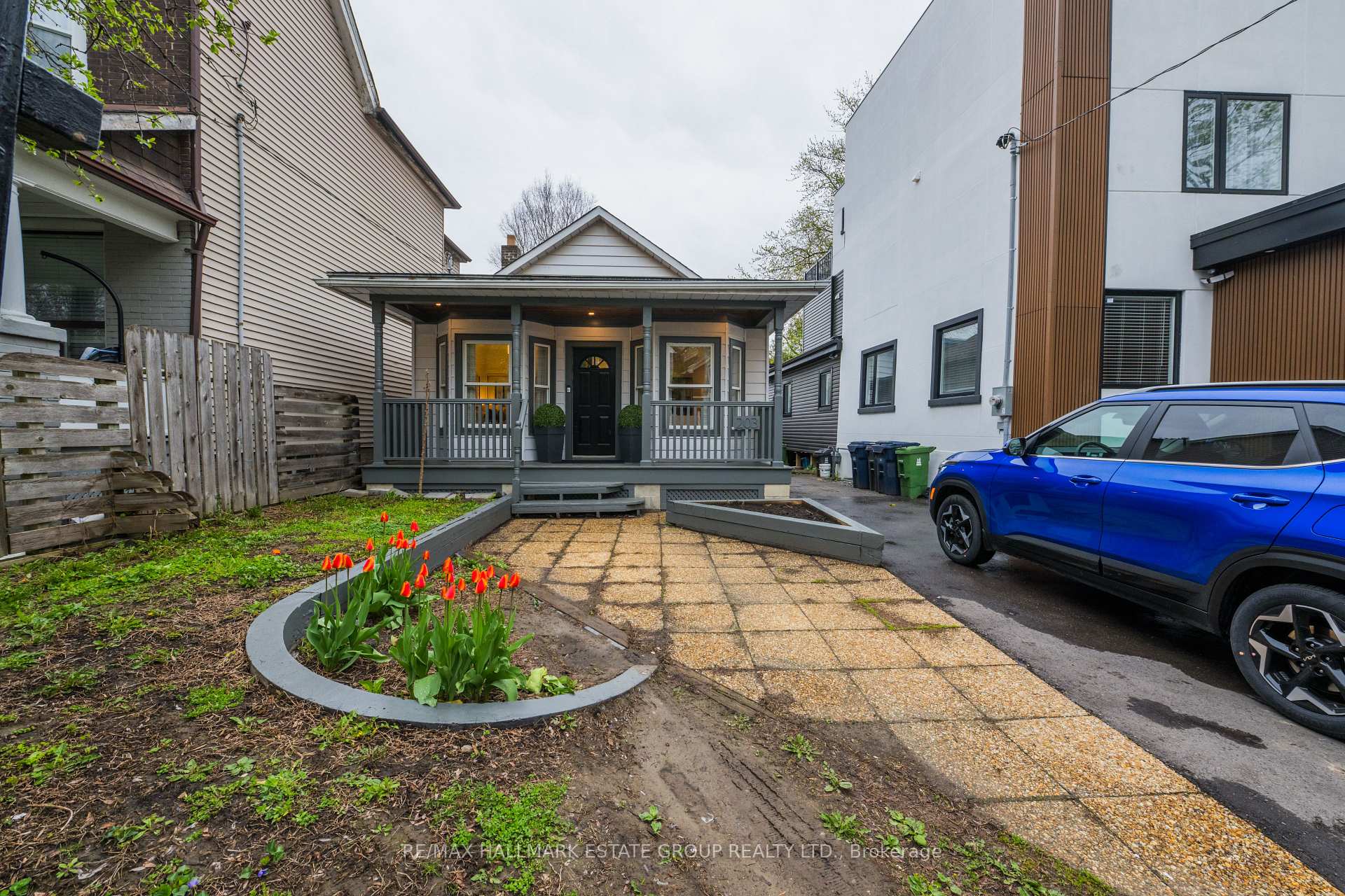 203 Rhodes Avenue, Toronto E01 — photo 2 of 5