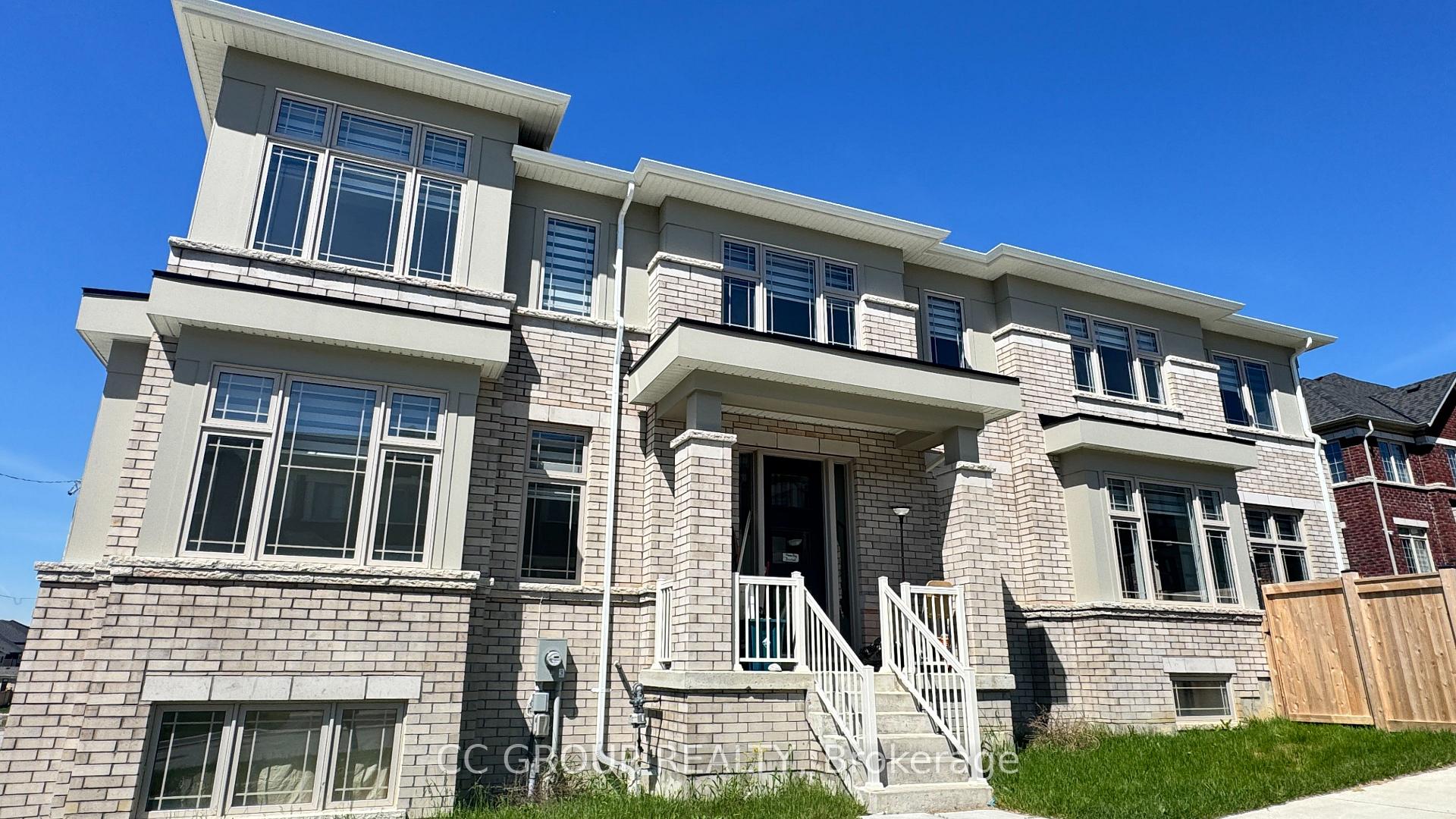 1032 Crowsnest Hollow, Pickering — photo 2 of 5
