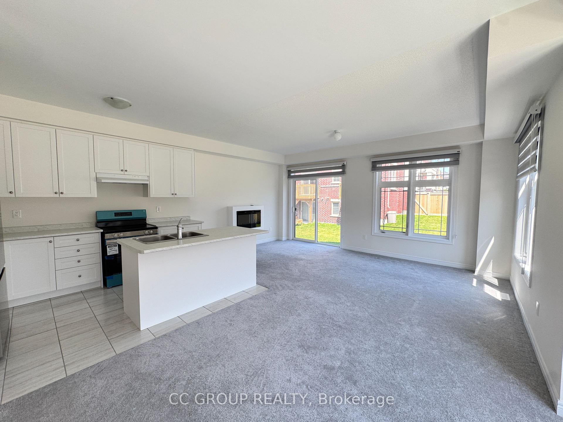 1032 Crowsnest Hollow, Pickering — photo 3 of 5