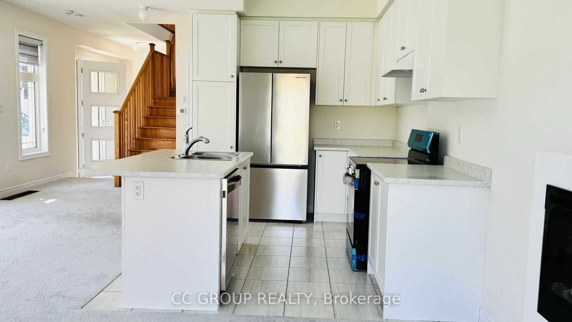1032 Crowsnest Hollow, Pickering — photo 5 of 5