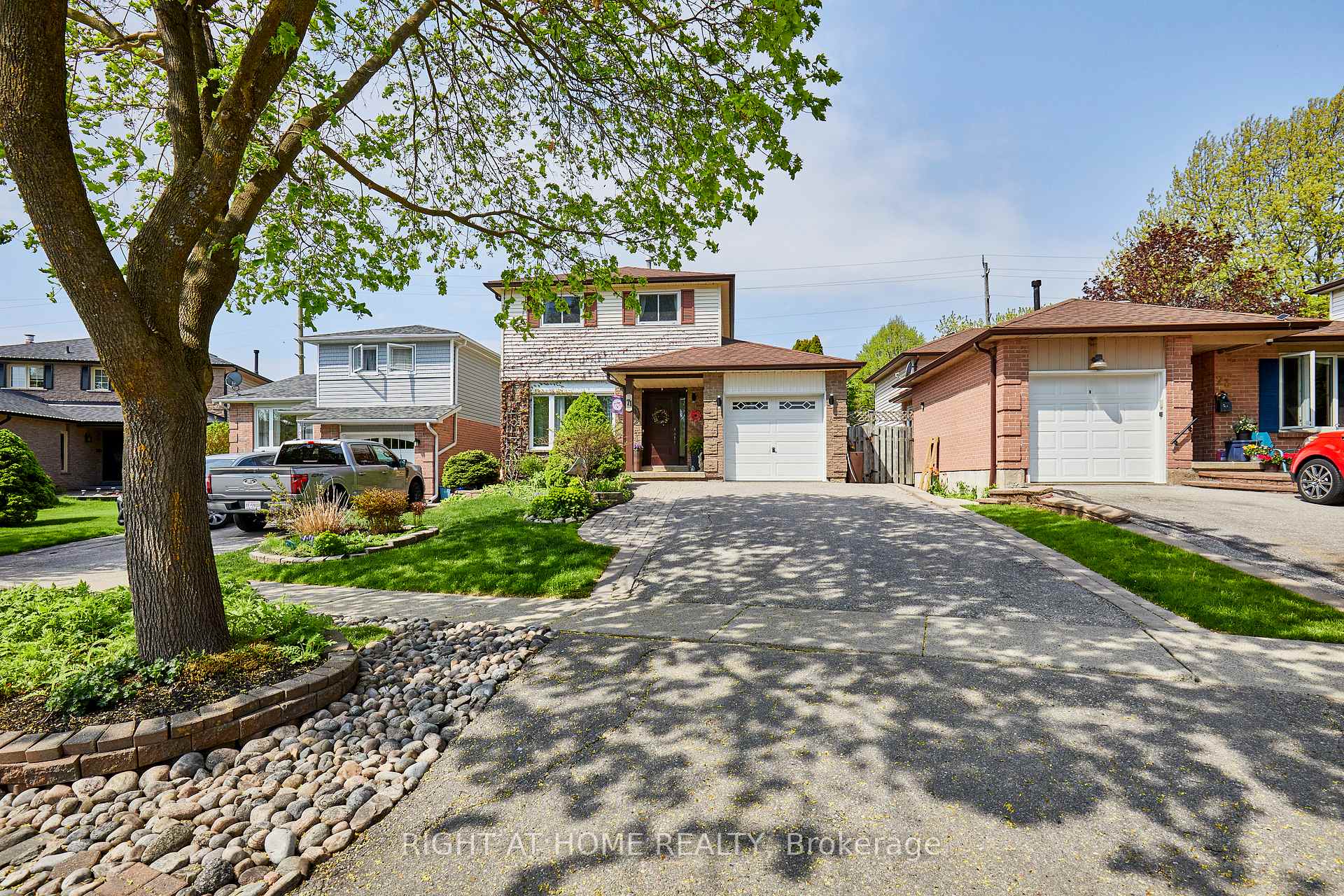 71 Barley Mill Crescent, Clarington, ON L1C 4E9 — Clarington, Ontario