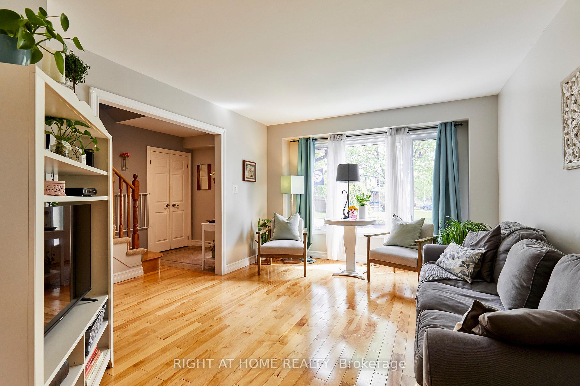 71 Barley Mill Crescent, Clarington — photo 4 of 5