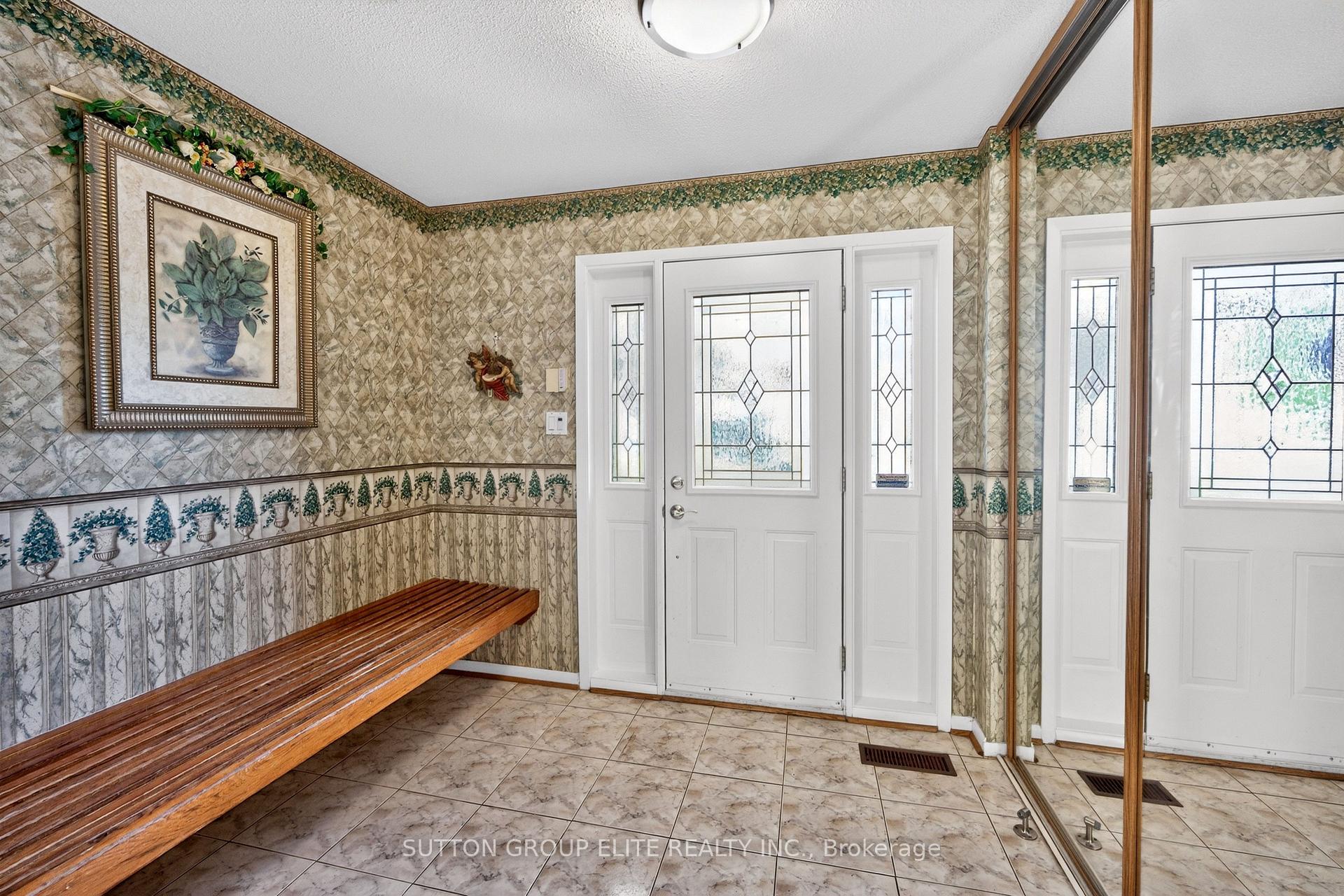 1986 Spruce Hill Road, Pickering — photo 4 of 5