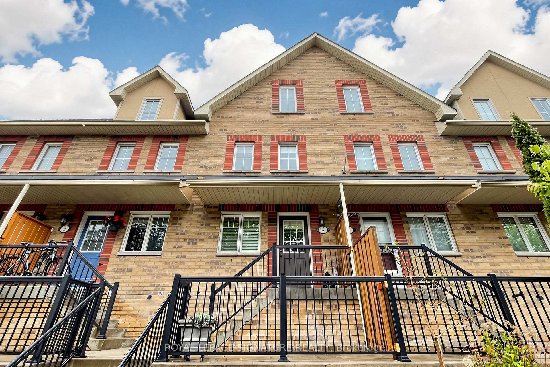 1775 Valley Farm Road 3, Pickering — photo 2 of 5