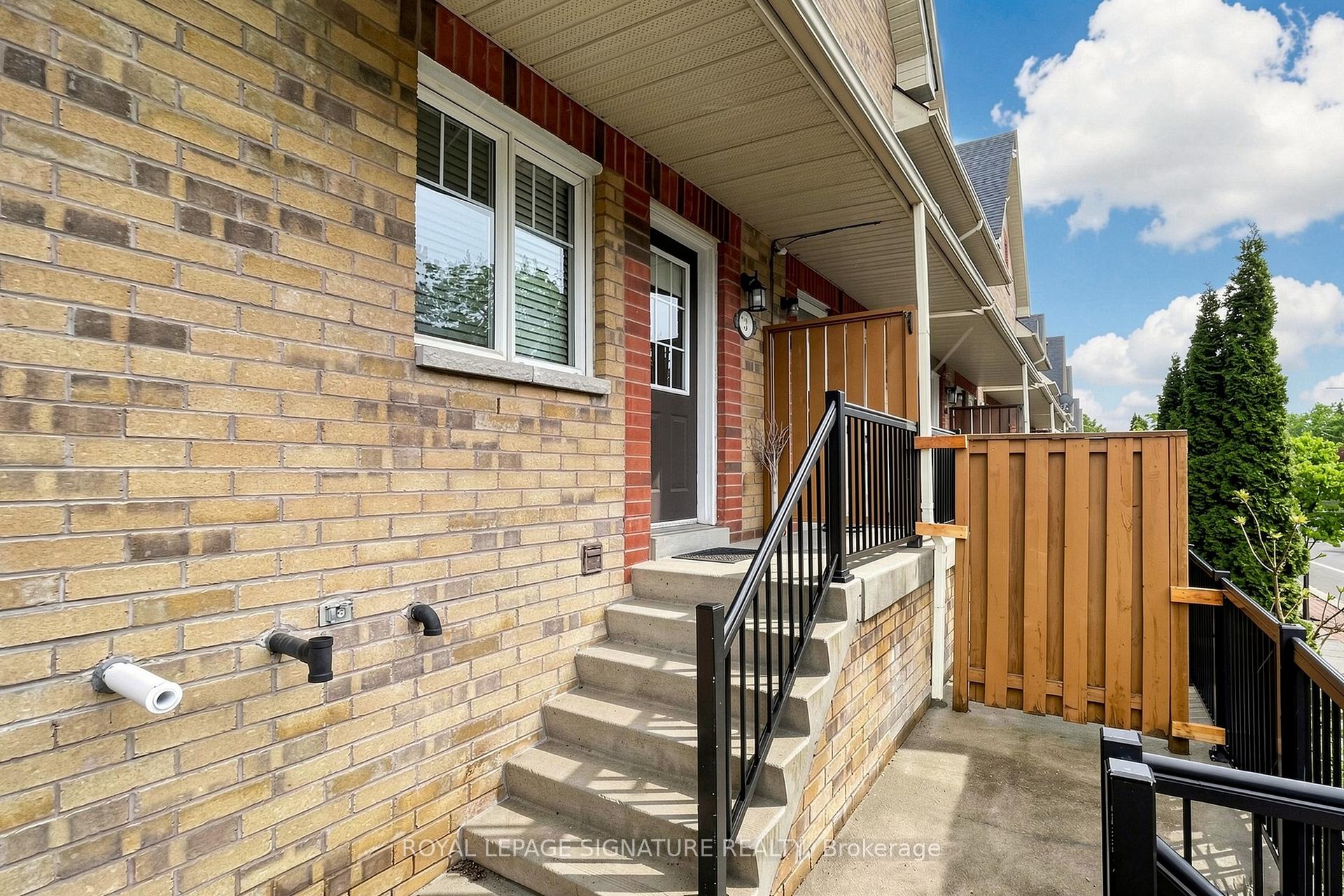 1775 Valley Farm Road 3, Pickering — photo 3 of 5
