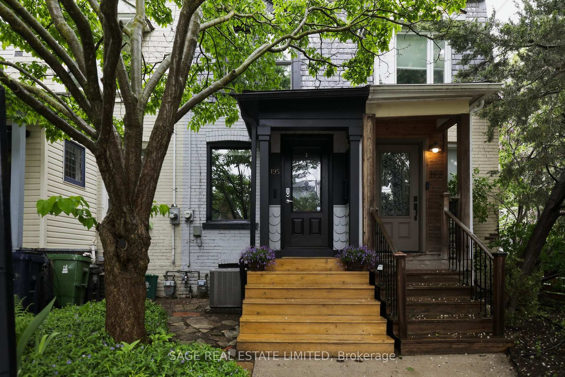 195 Munro Street, Toronto E01 — photo 2 of 5