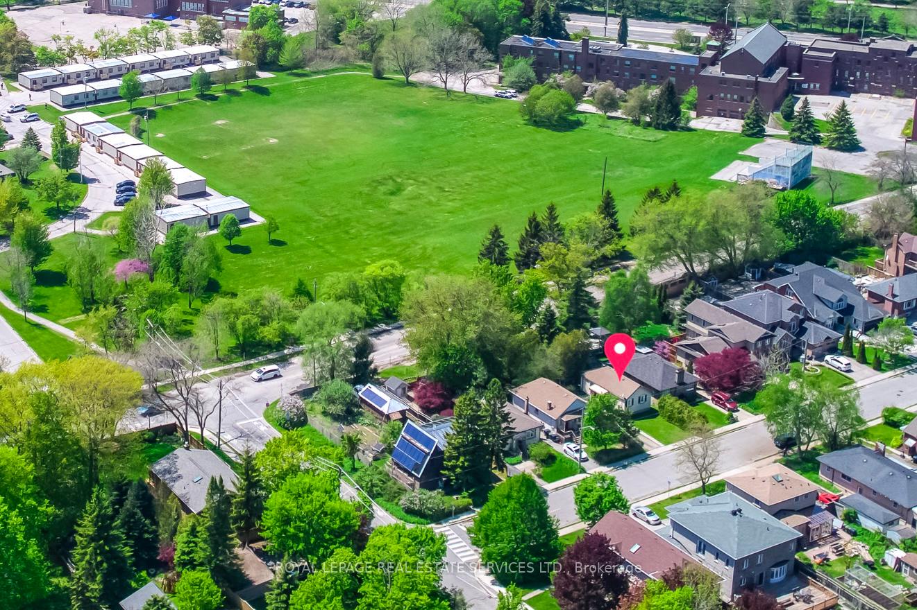 10 Thatcher Avenue, Toronto E08 — photo 2 of 5