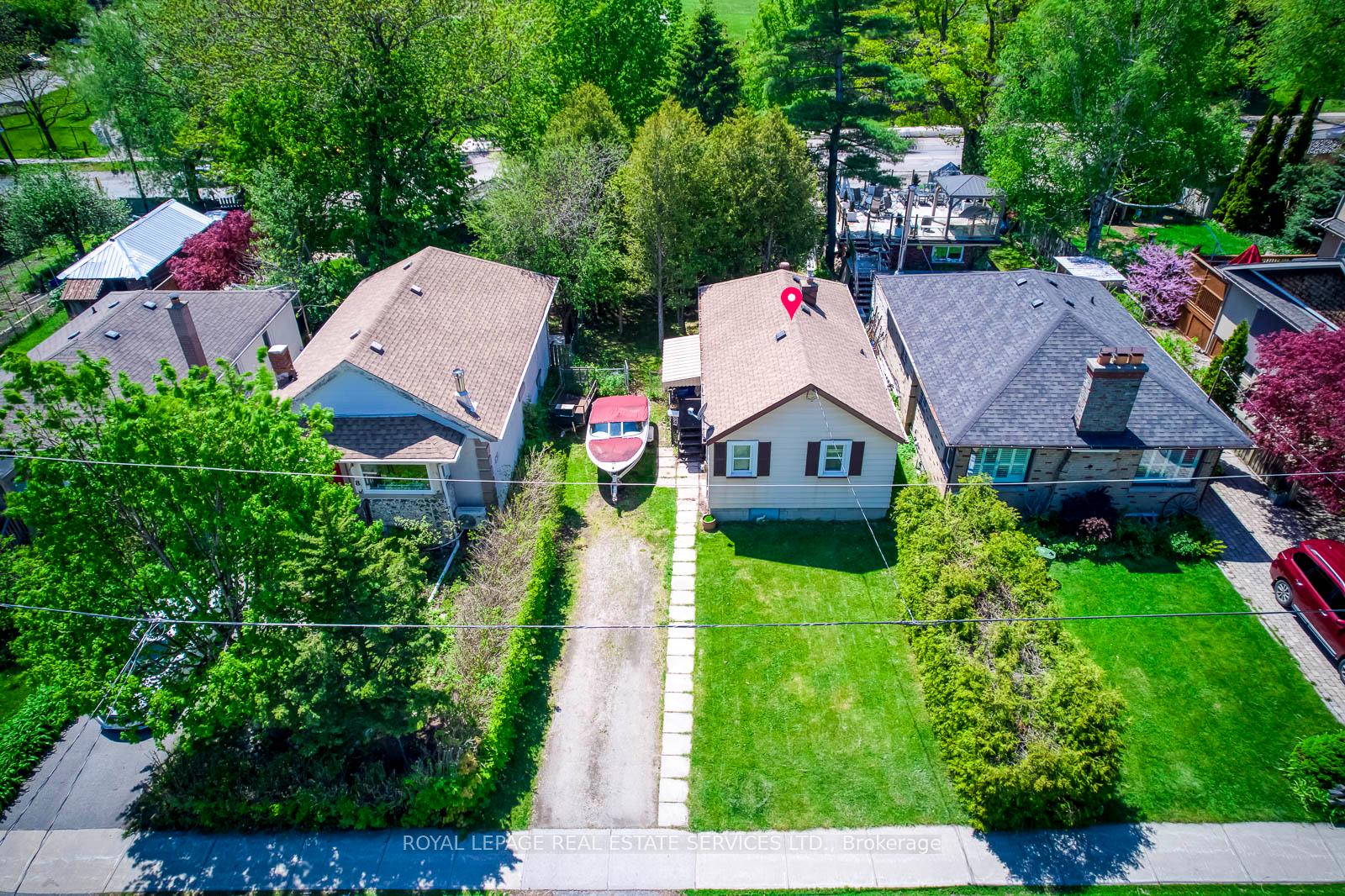 10 Thatcher Avenue, Toronto E08 — photo 3 of 5