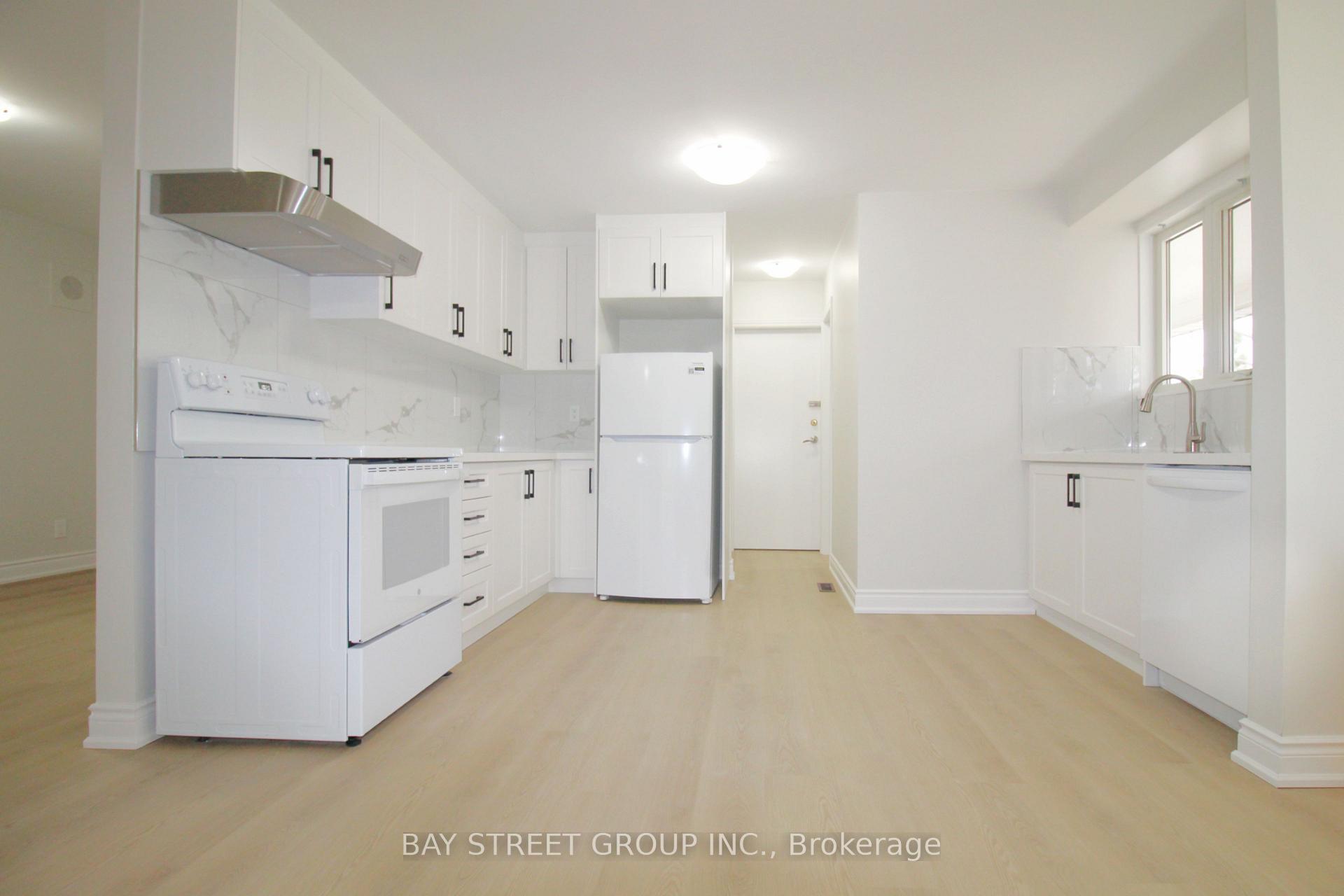 1990 Liverpool Road Main, Pickering — photo 2 of 5