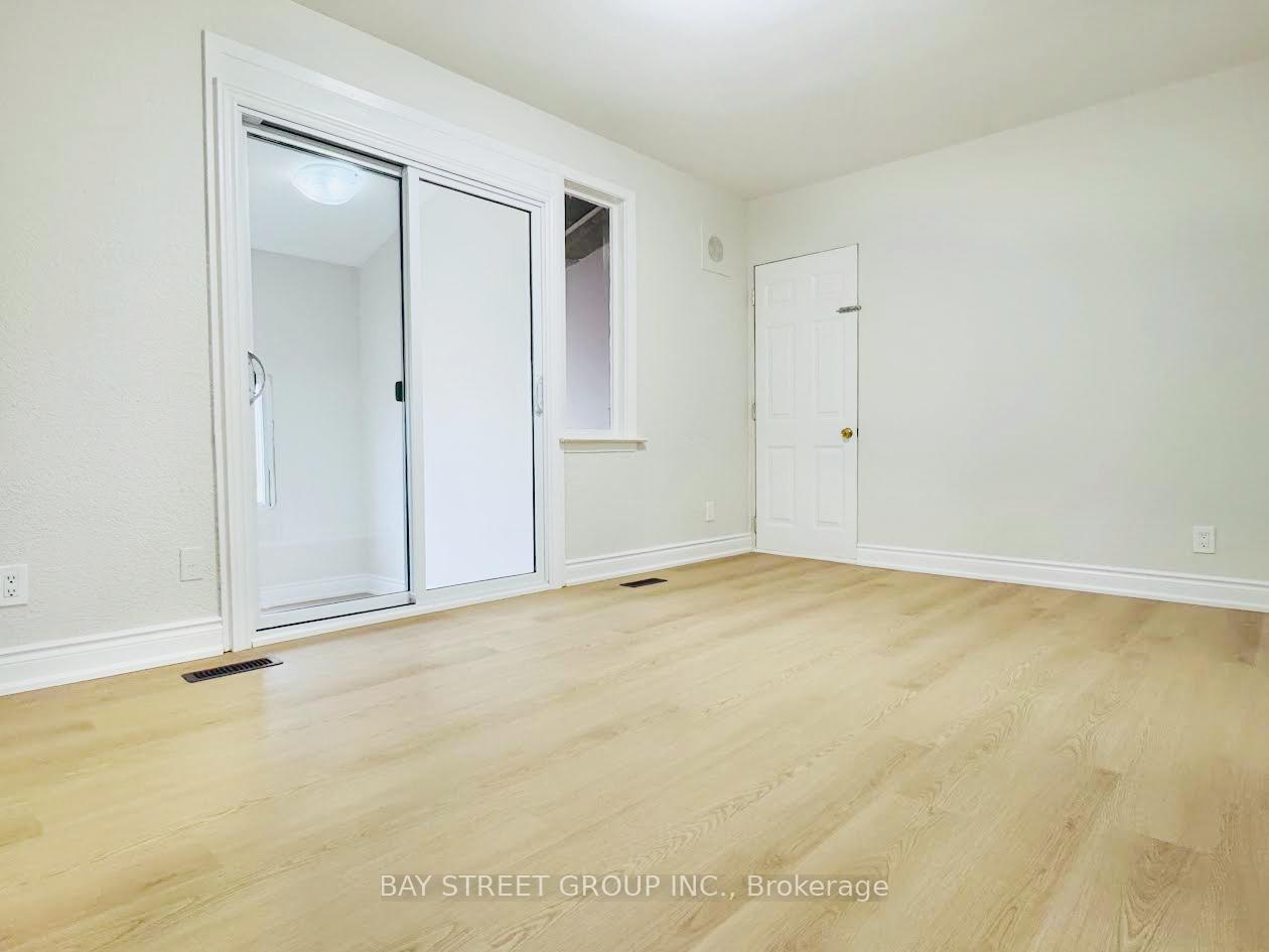 1990 Liverpool Road Main, Pickering — photo 5 of 5