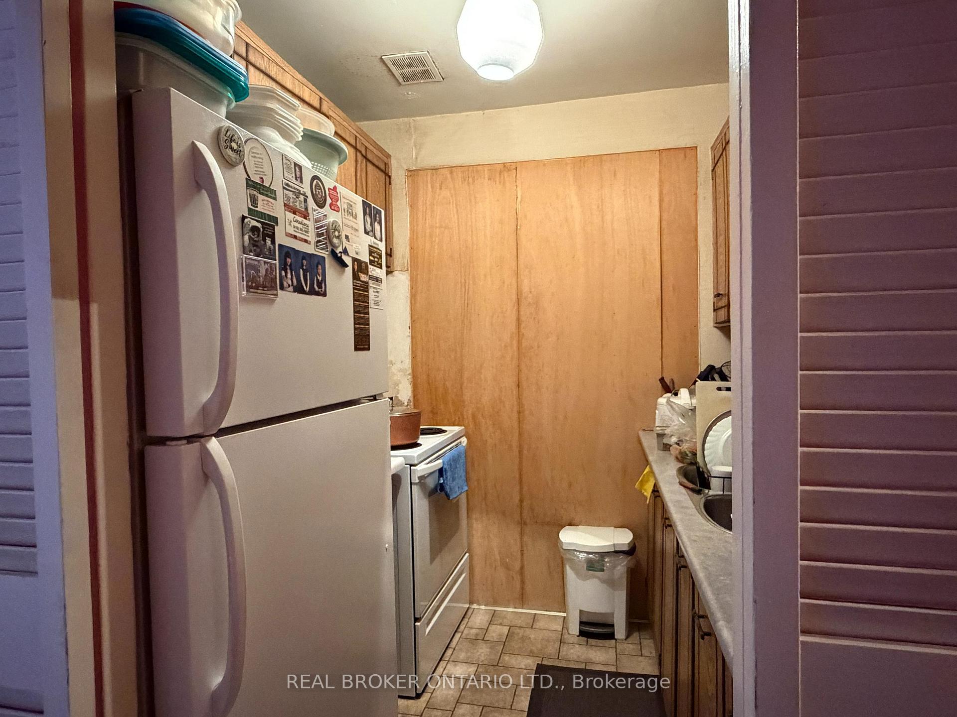 921 Midland Avenue 306, Toronto E08 — photo 2 of 5