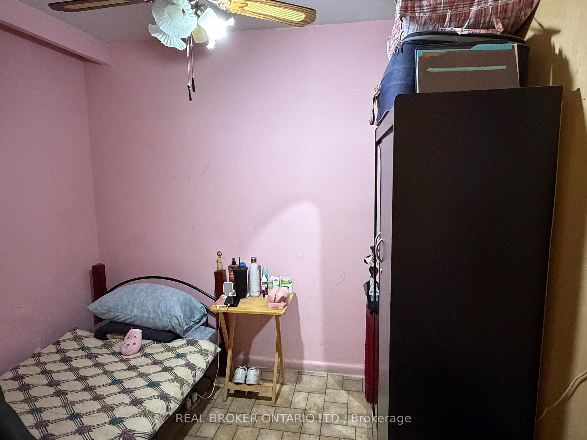 921 Midland Avenue 306, Toronto E08 — photo 4 of 5