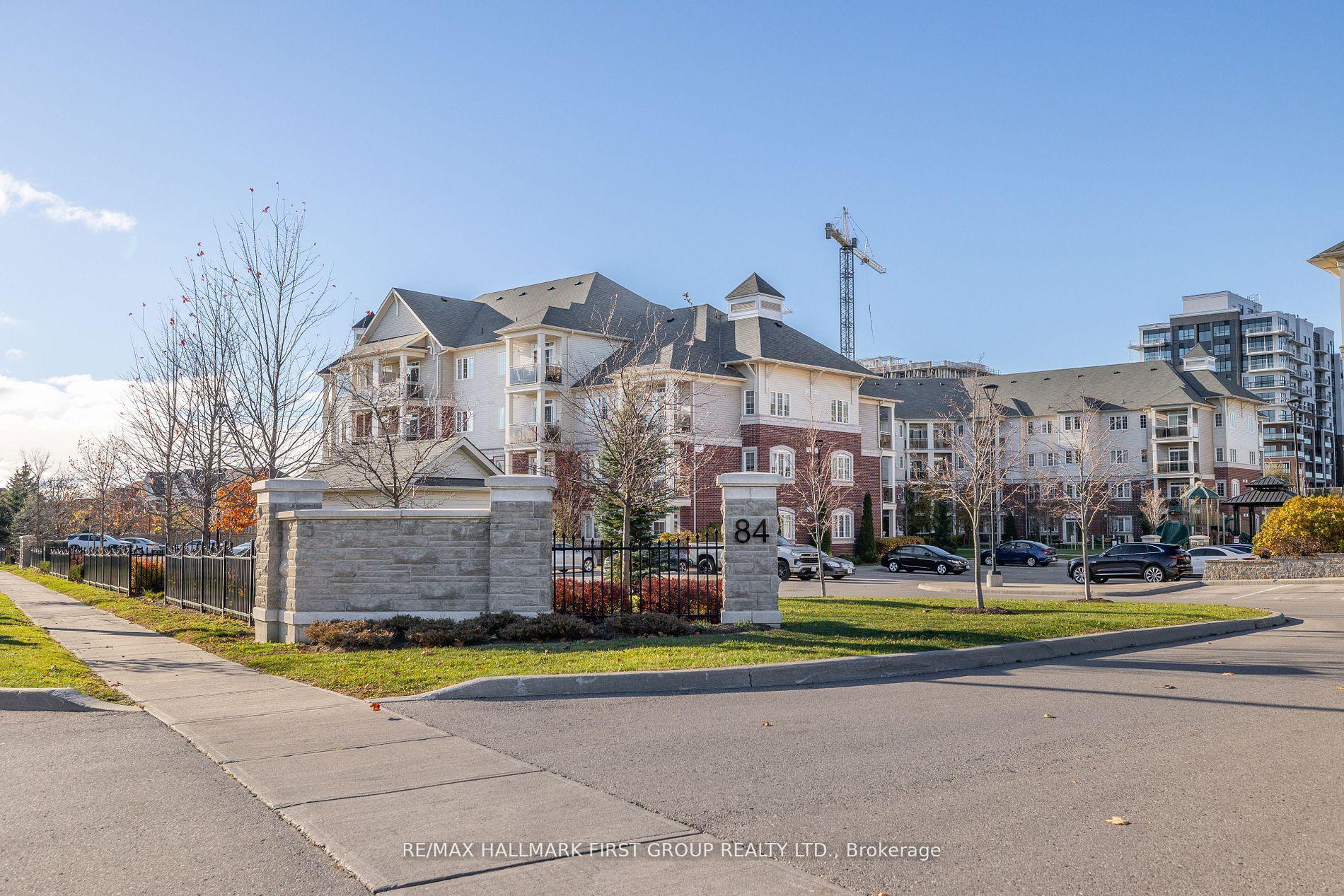 84 Aspen Springs Drive 201, Clarington — photo 2 of 5