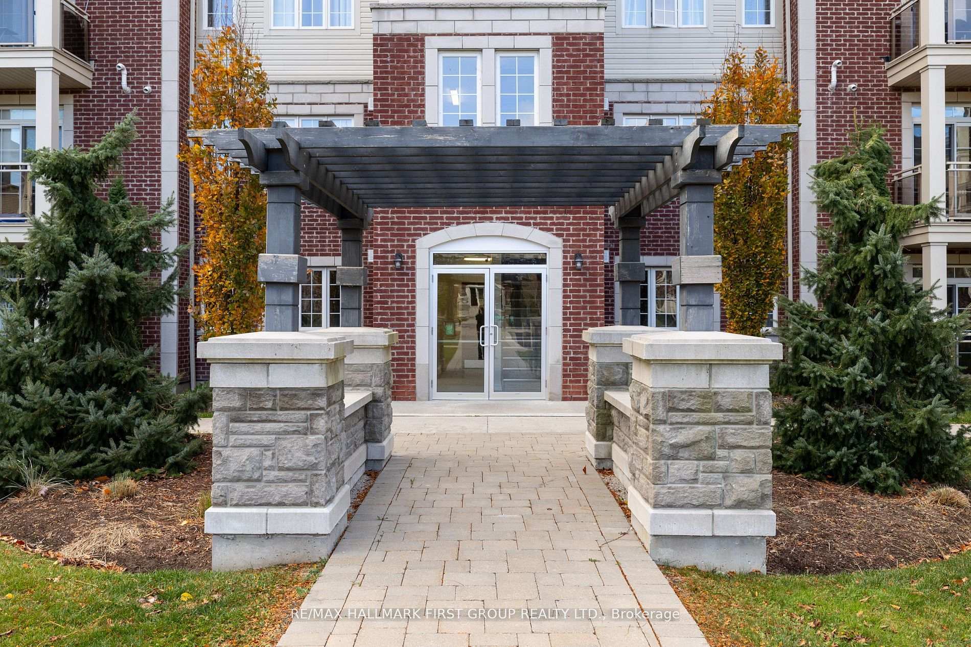 84 Aspen Springs Drive 201, Clarington — photo 4 of 5