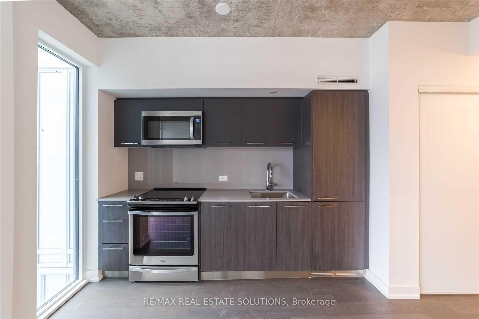 15 Baseball Place 1202, Toronto E01 — photo 2 of 5