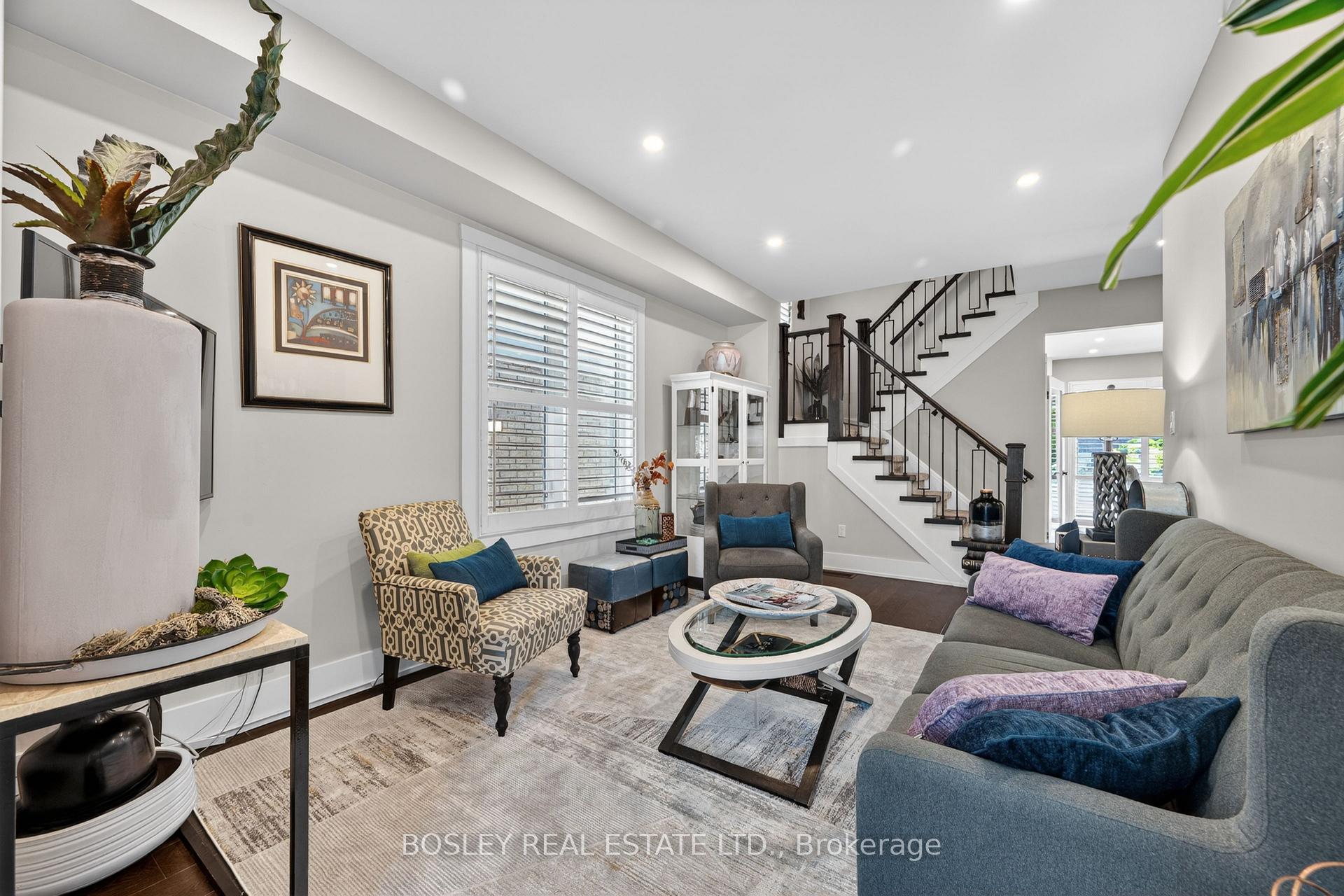 2 Bettina Place, Whitby — photo 3 of 5