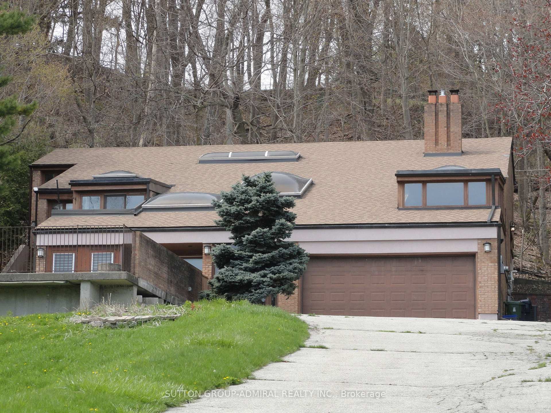 37 Meadowcliffe Drive, Toronto E08 — photo 2 of 5