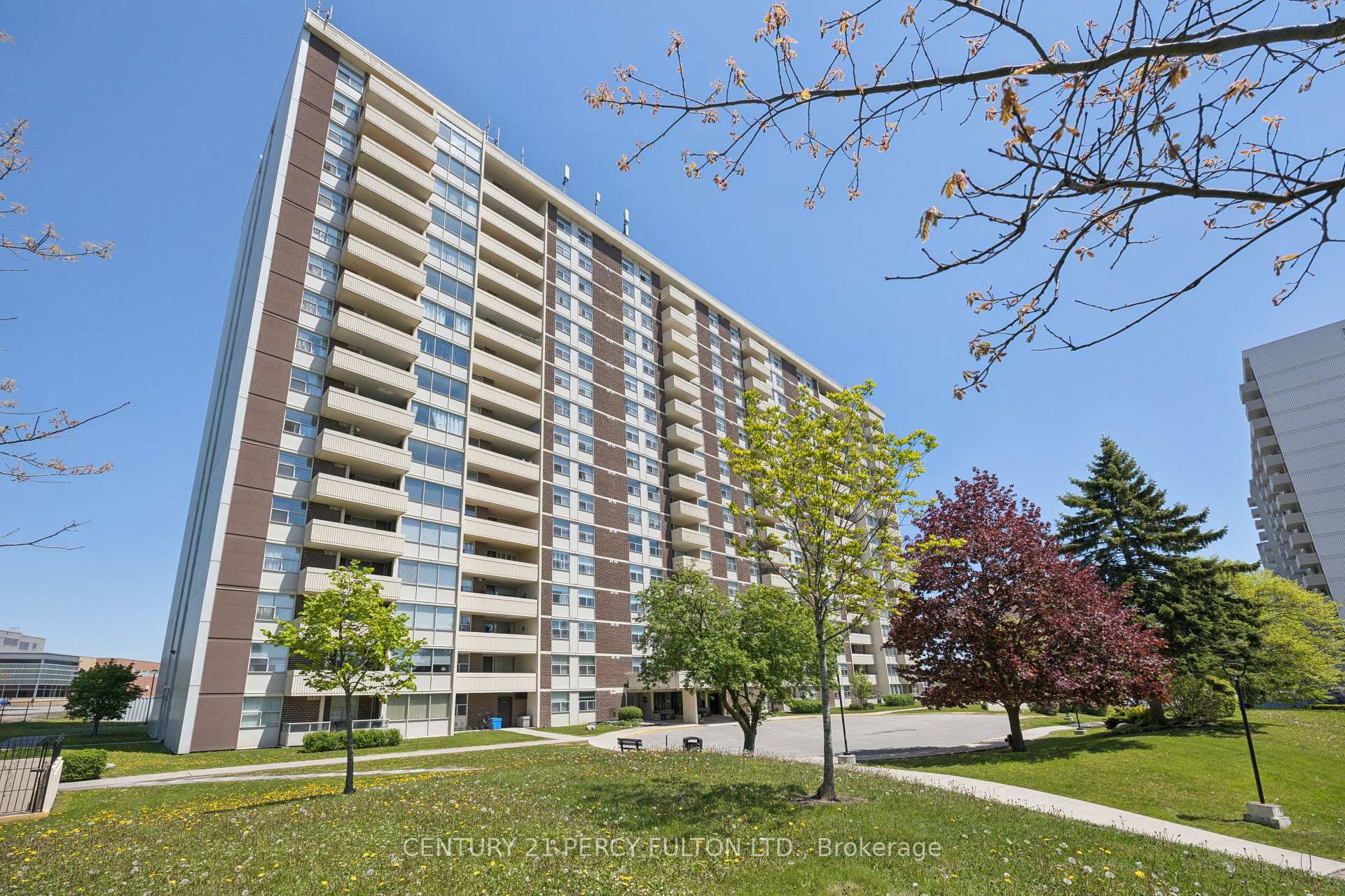 66 Falby Court PH9, Ajax, ON L1S 3L2 — Ajax, Ontario