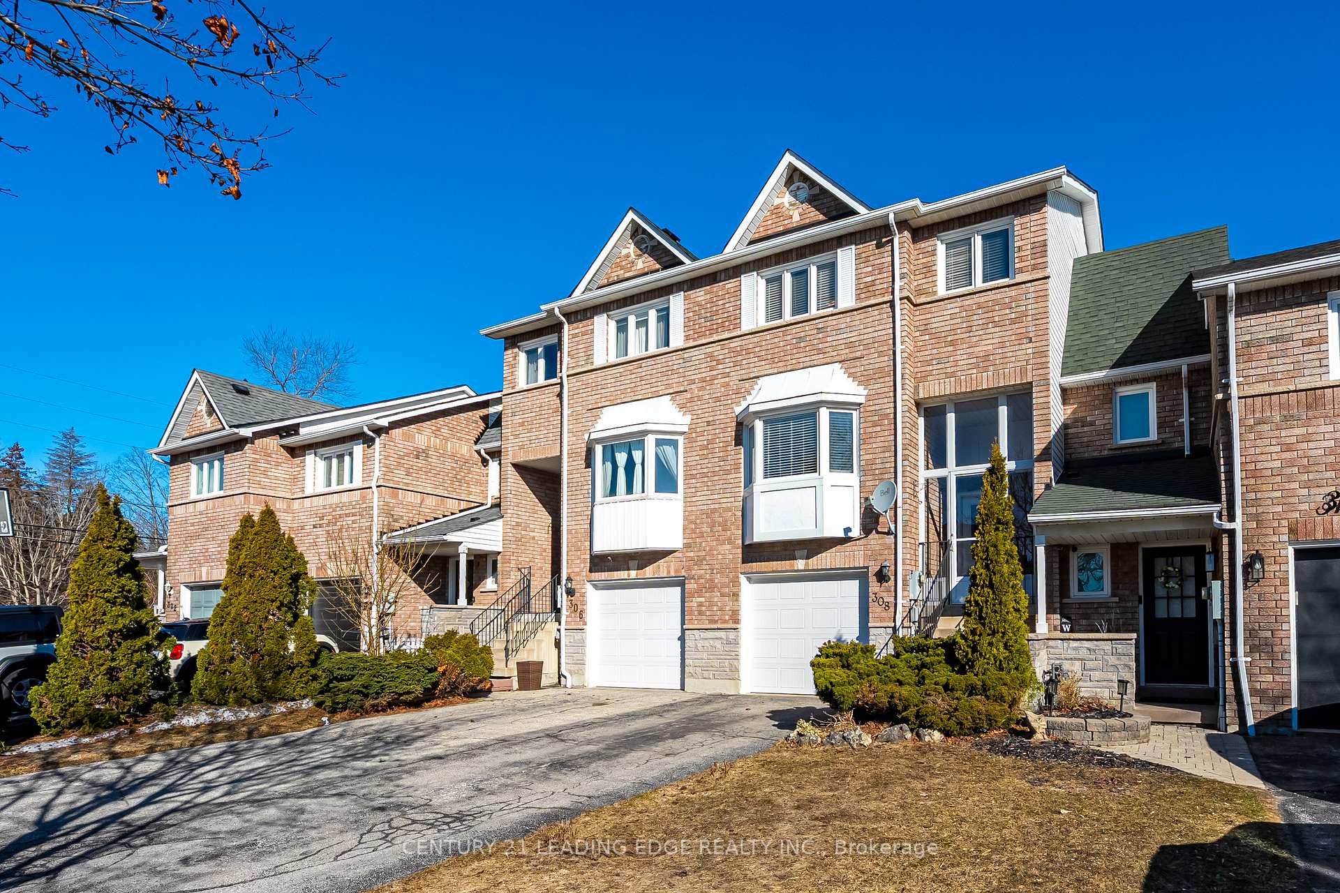 308 SPARROW Circle, Pickering — photo 2 of 5