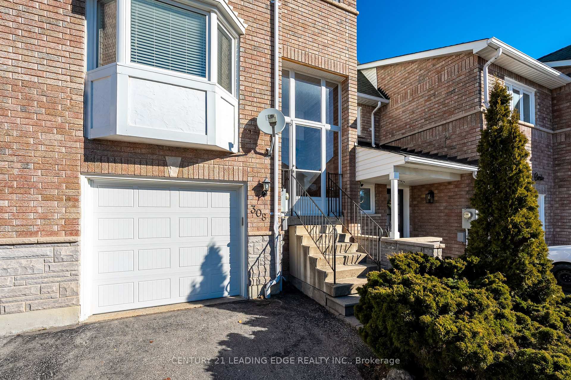 308 SPARROW Circle, Pickering — photo 5 of 5
