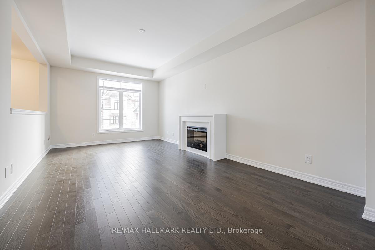91 Elkington Crescent, Whitby — photo 2 of 5