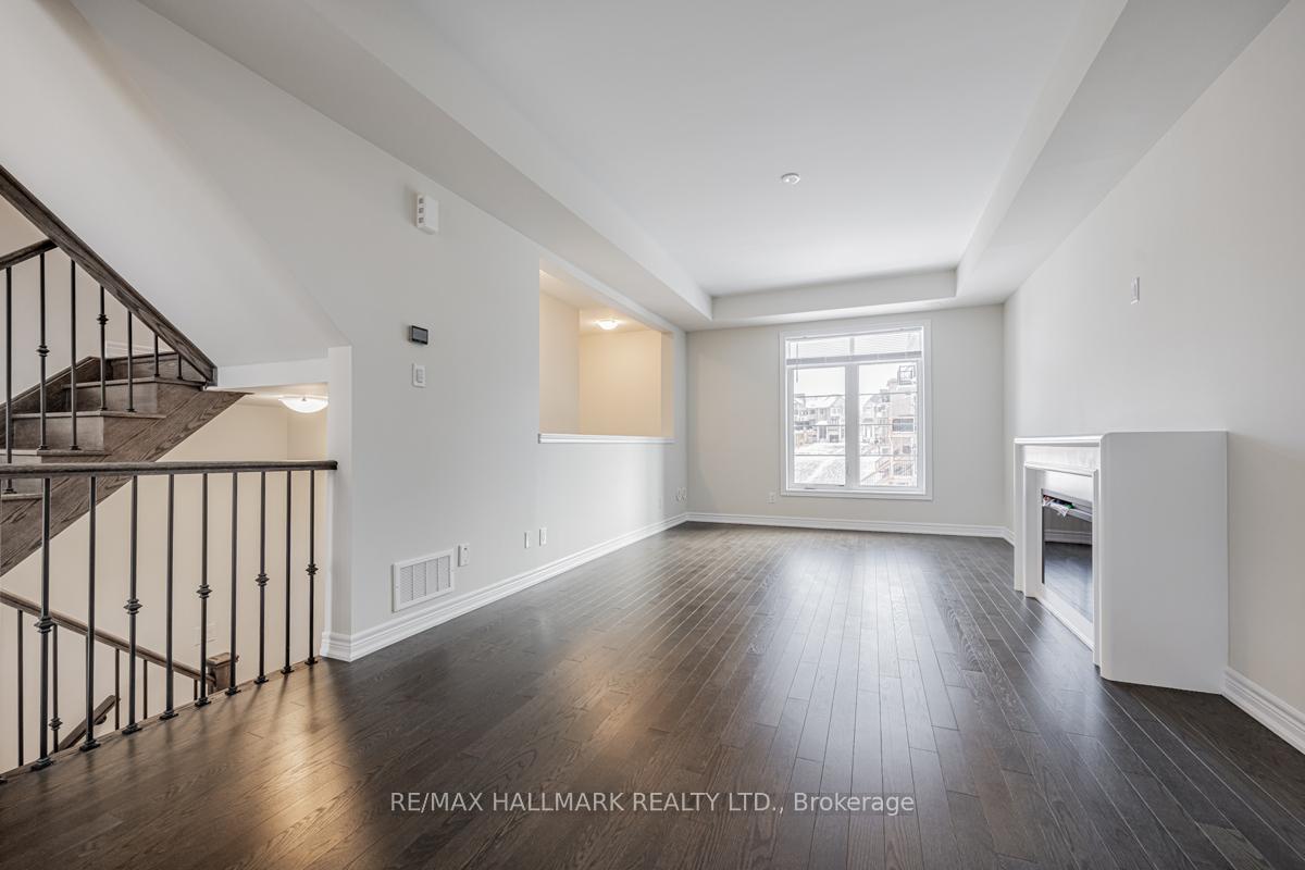 91 Elkington Crescent, Whitby — photo 3 of 5
