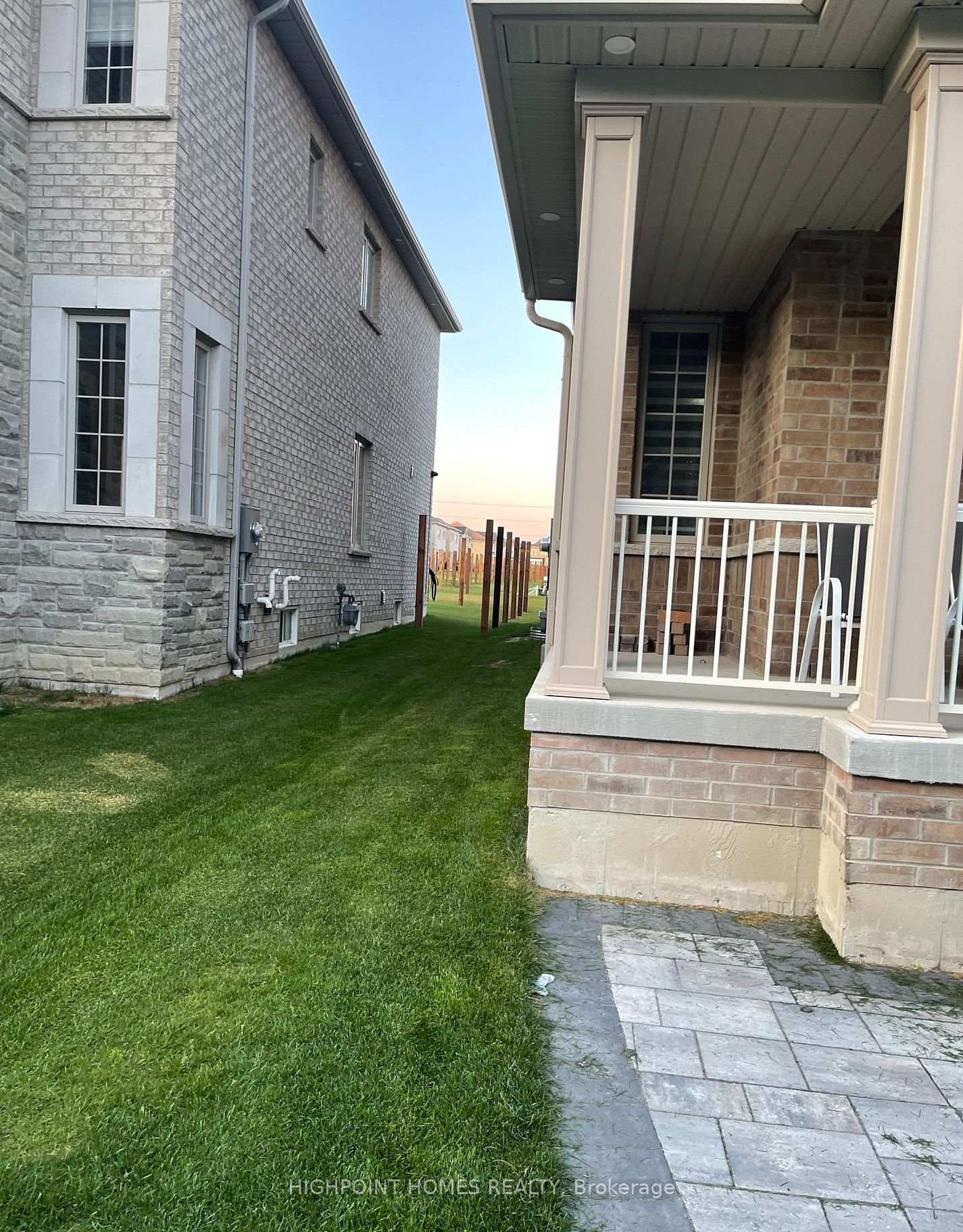 28 Northern Breeze Crescent, Whitby, ON L1R 0N9 — Whitby, Ontario