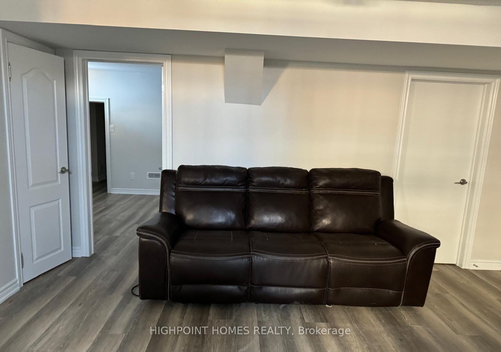 28 Northern Breeze Crescent, Whitby — photo 5 of 5