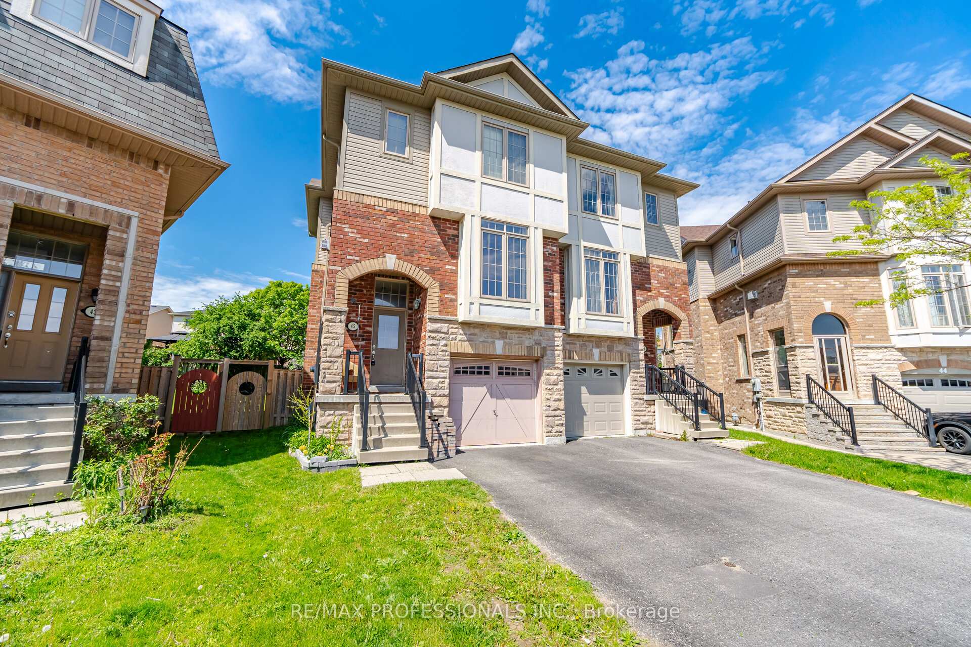 45 Horton Street, Ajax — photo 4 of 5