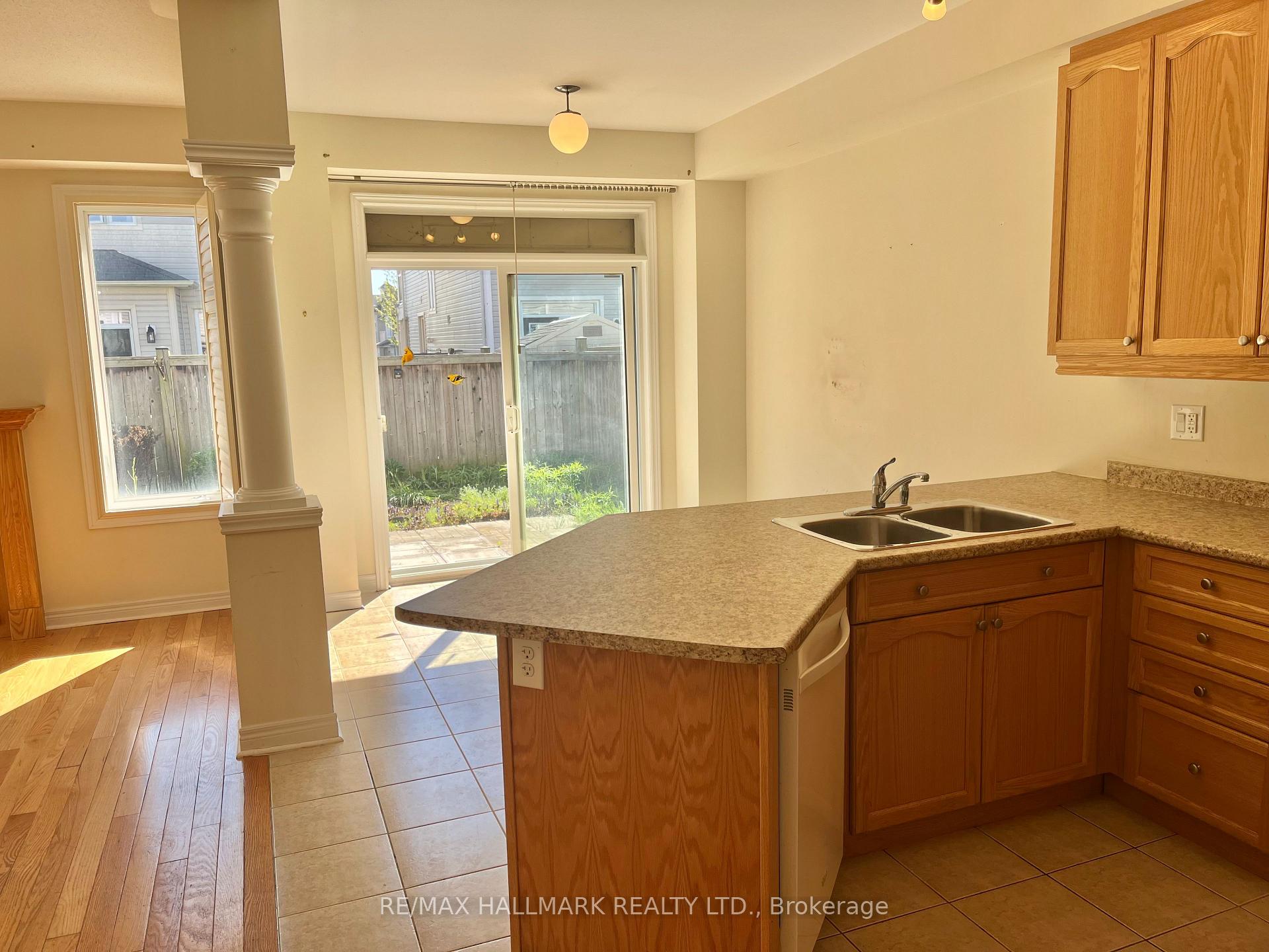 117 James Govan Drive, Whitby — photo 3 of 5