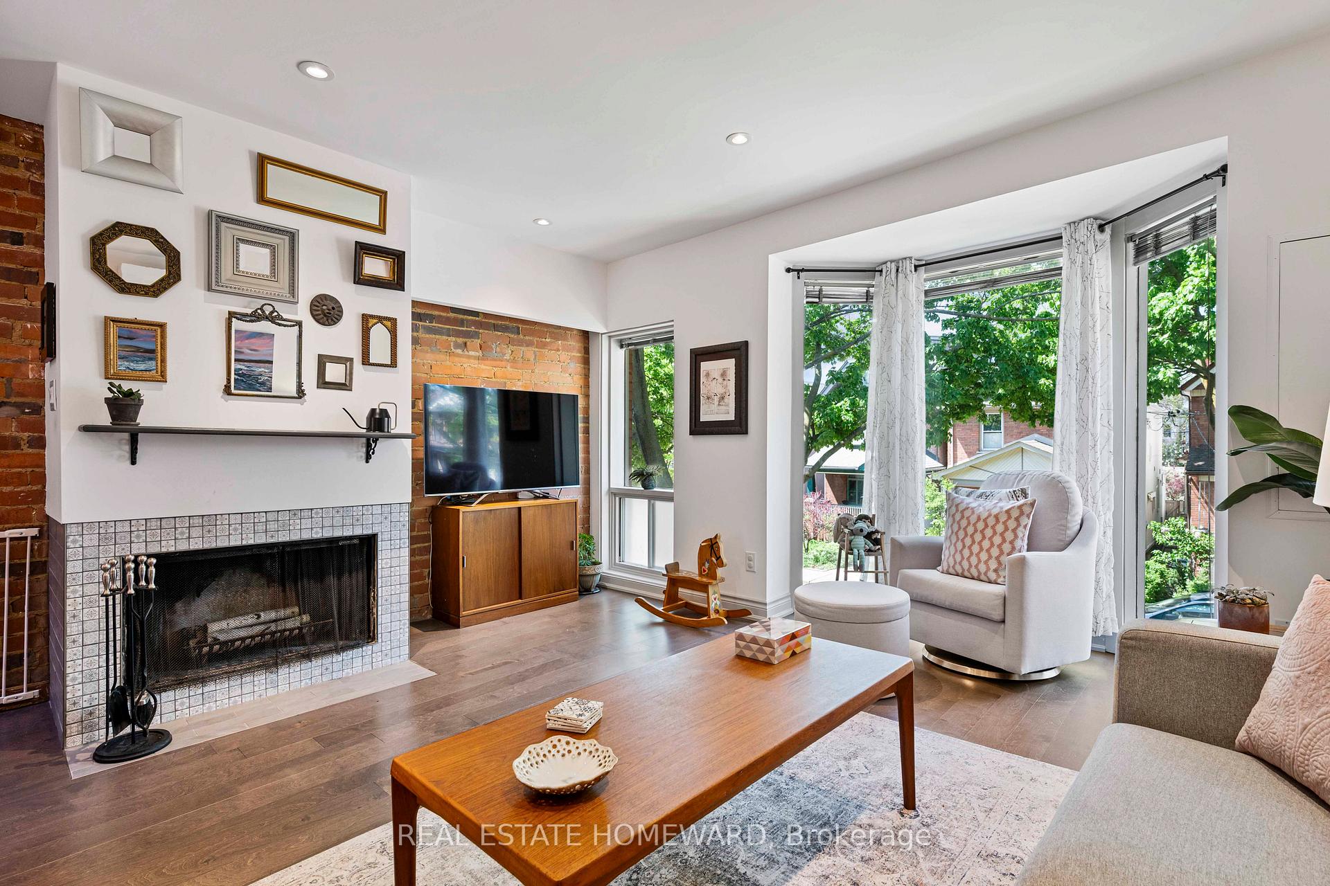 51 Harcourt Avenue, Toronto E01 — photo 3 of 5