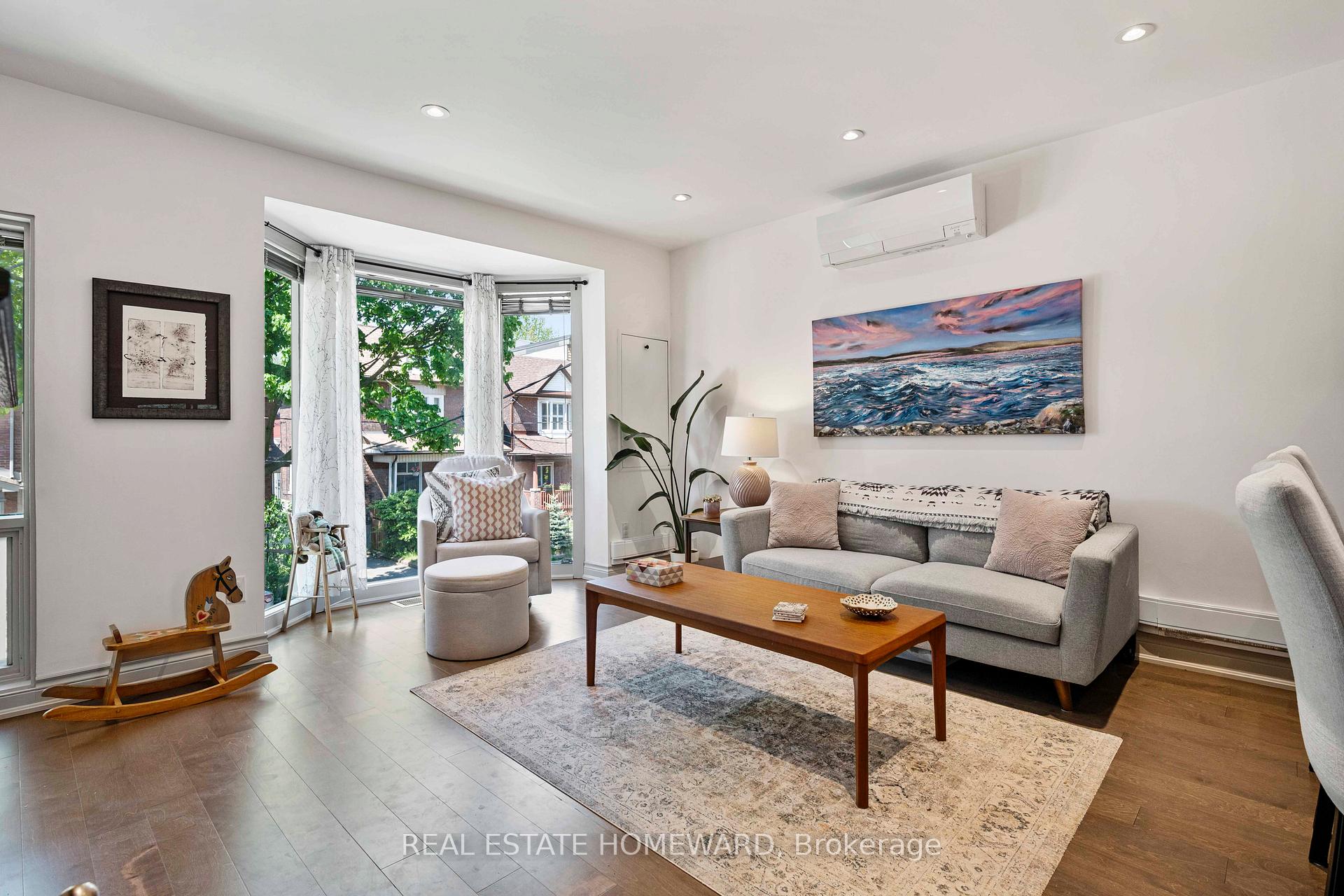 51 Harcourt Avenue, Toronto E01 — photo 4 of 5