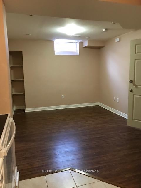 2194 Wildwood Crescent E Lower, Pickering — photo 2 of 5