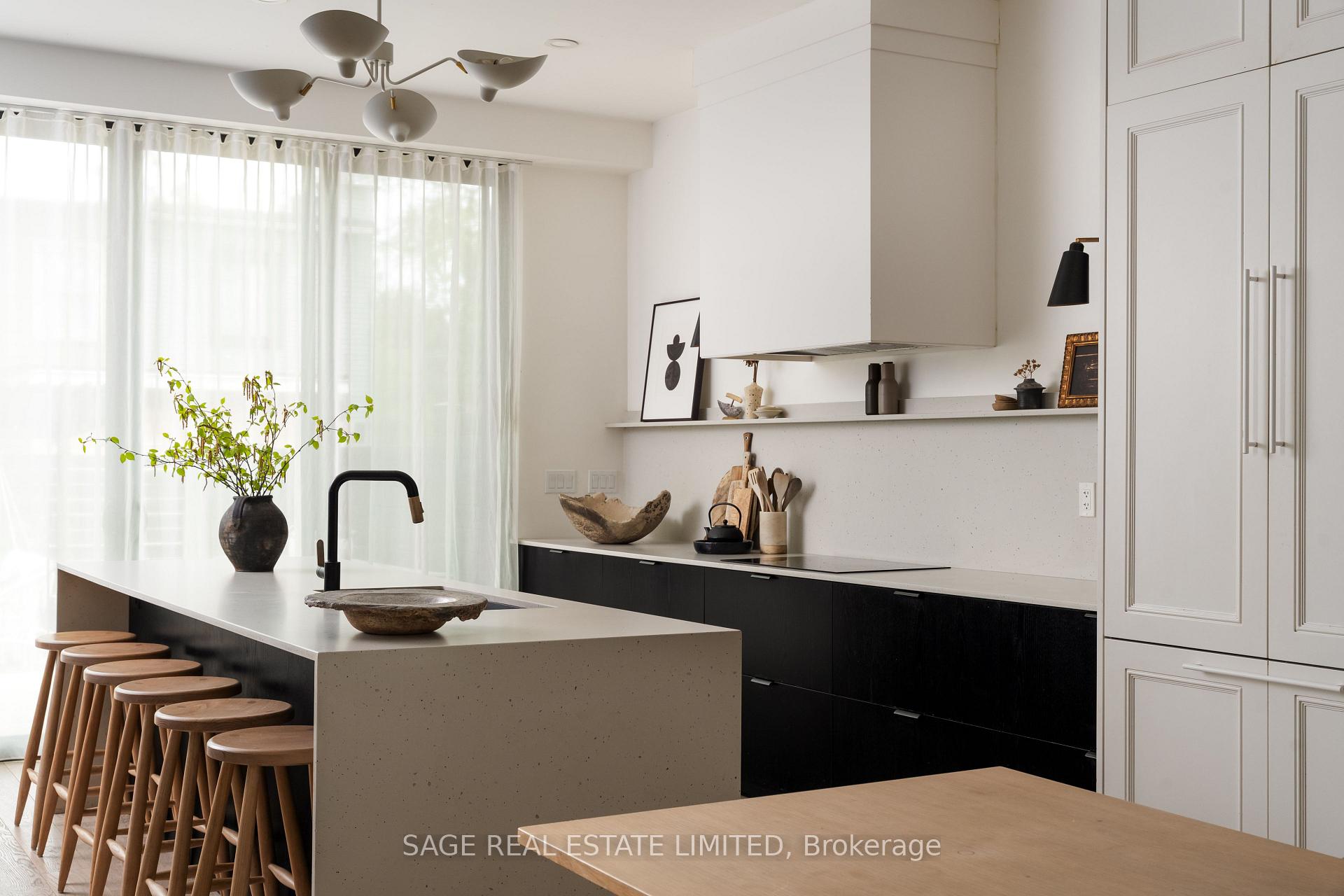 35 Grant Street, Toronto E01 — photo 2 of 5