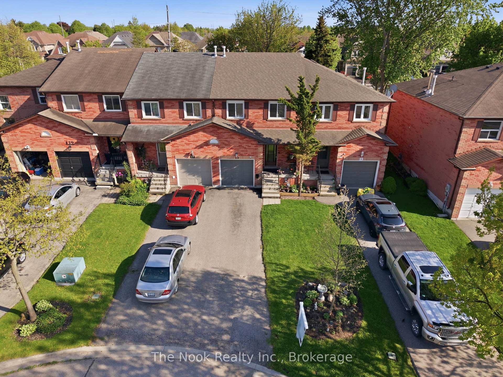 15 Chance Court, Clarington — photo 2 of 5