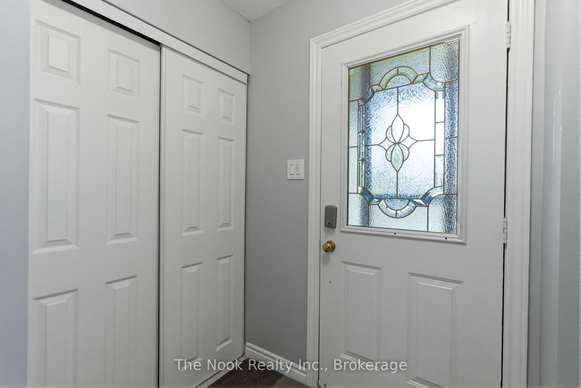 15 Chance Court, Clarington — photo 4 of 5