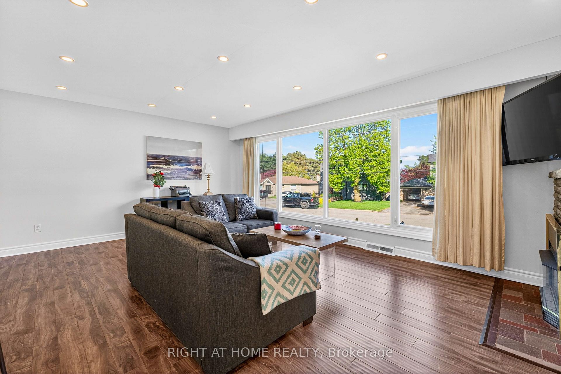78 Sylvan Avenue, Toronto E08 — photo 4 of 5