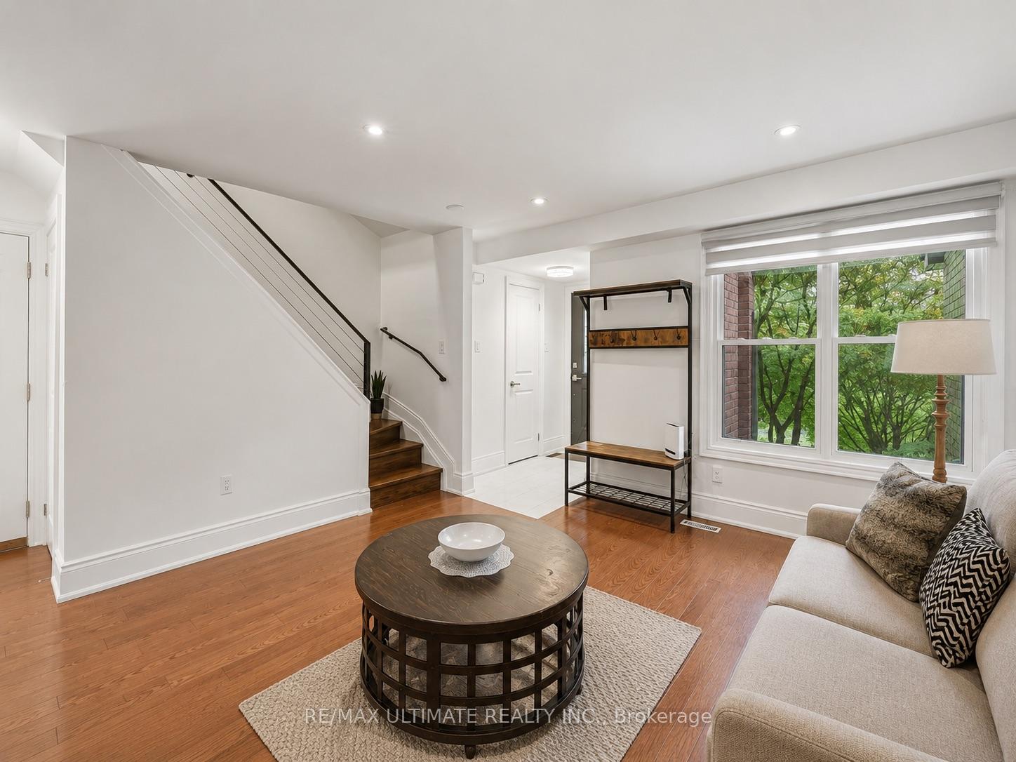29 Kipling Crescent, Ajax — photo 2 of 5