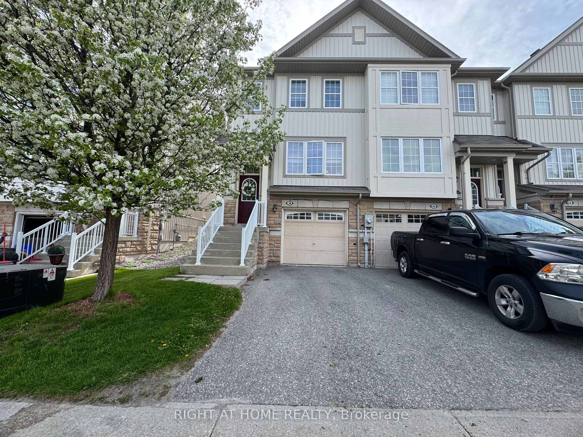 36 Farmstead Dr Drive, Clarington — photo 3 of 5