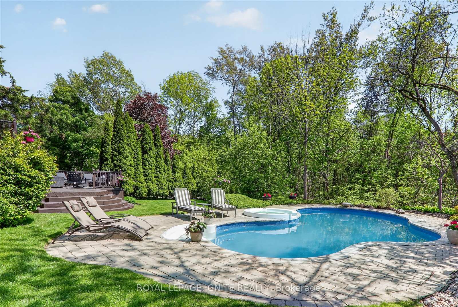 885 Baylawn Drive, Pickering — photo 3 of 5