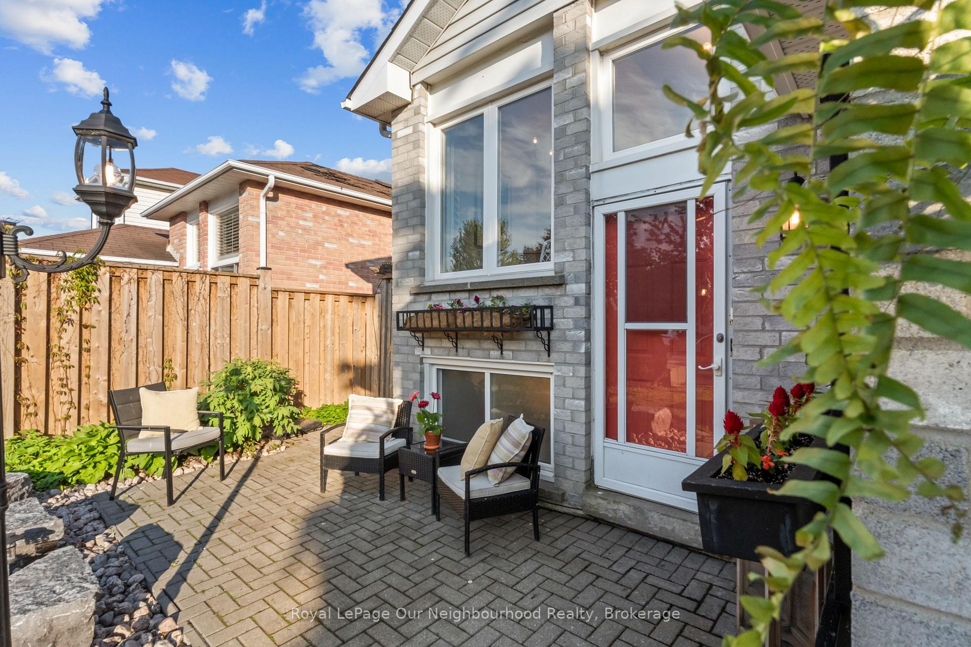 42 Glanville Crescent, Clarington — photo 3 of 5