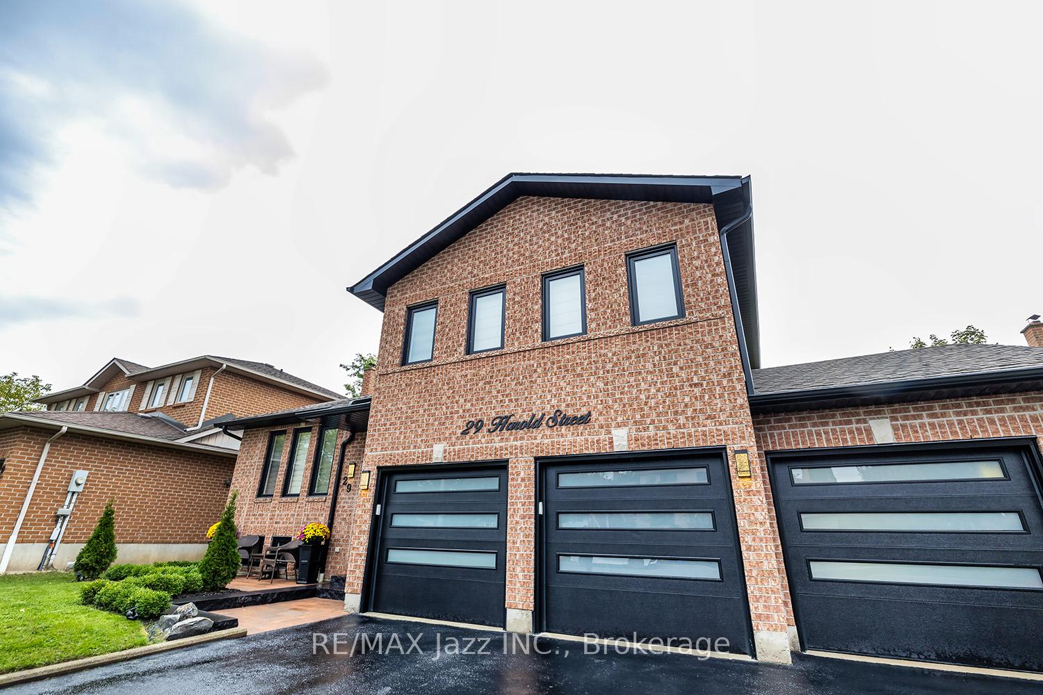 29 Harold Street, Whitby — photo 2 of 5