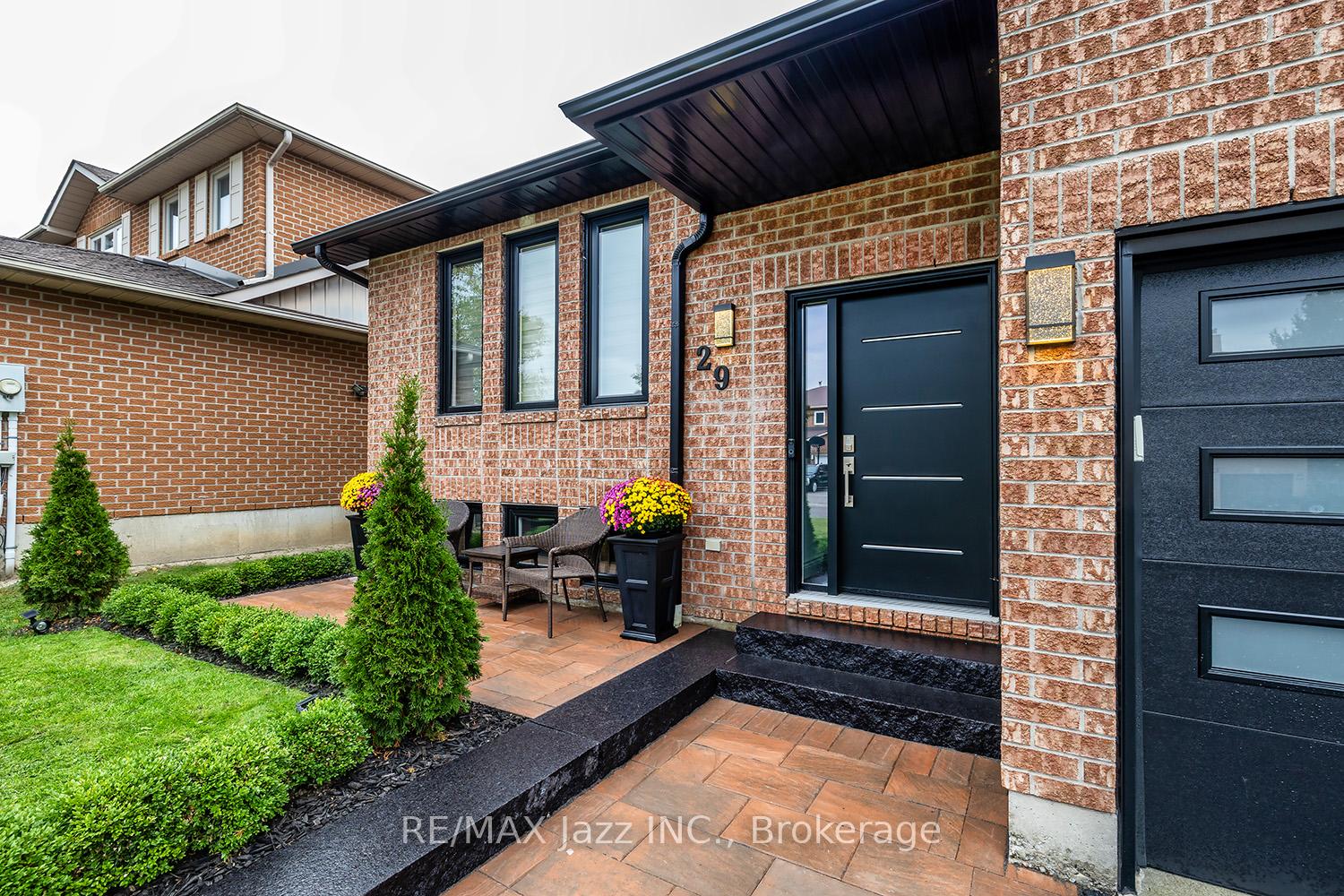 29 Harold Street, Whitby — photo 4 of 5