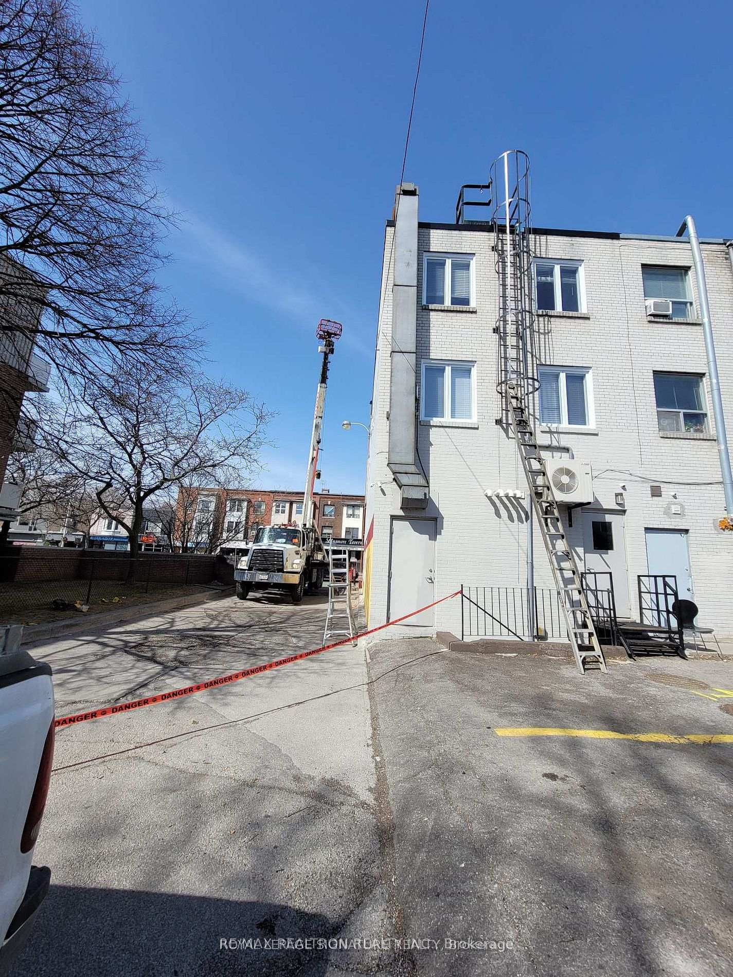 1299 Danforth Avenue, Toronto E01 — photo 5 of 5