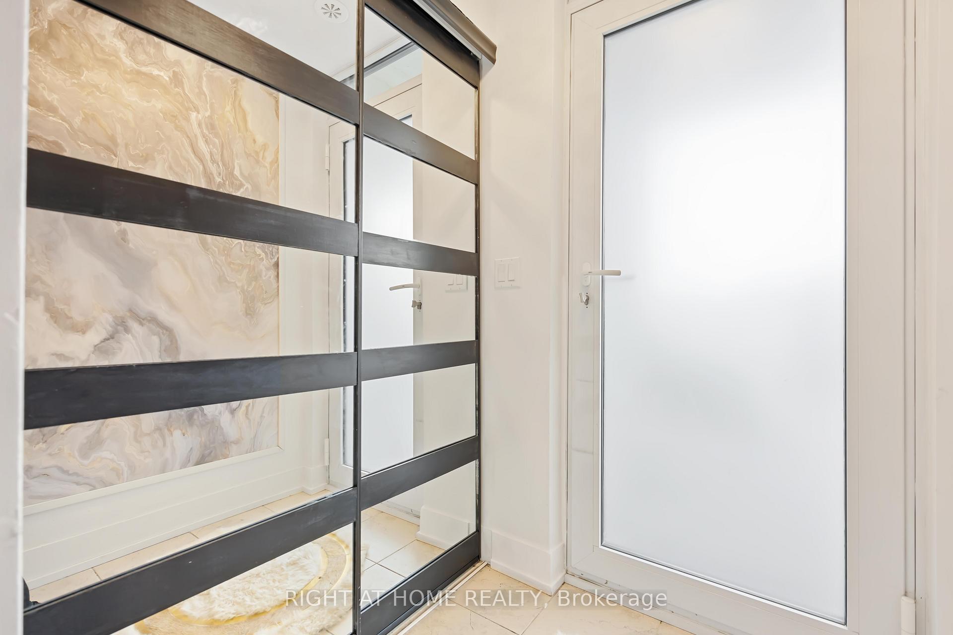 1245 Bayly Street Th8, Pickering — photo 4 of 5