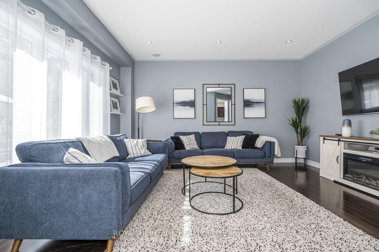 64 Florence Drive, Whitby — photo 3 of 5