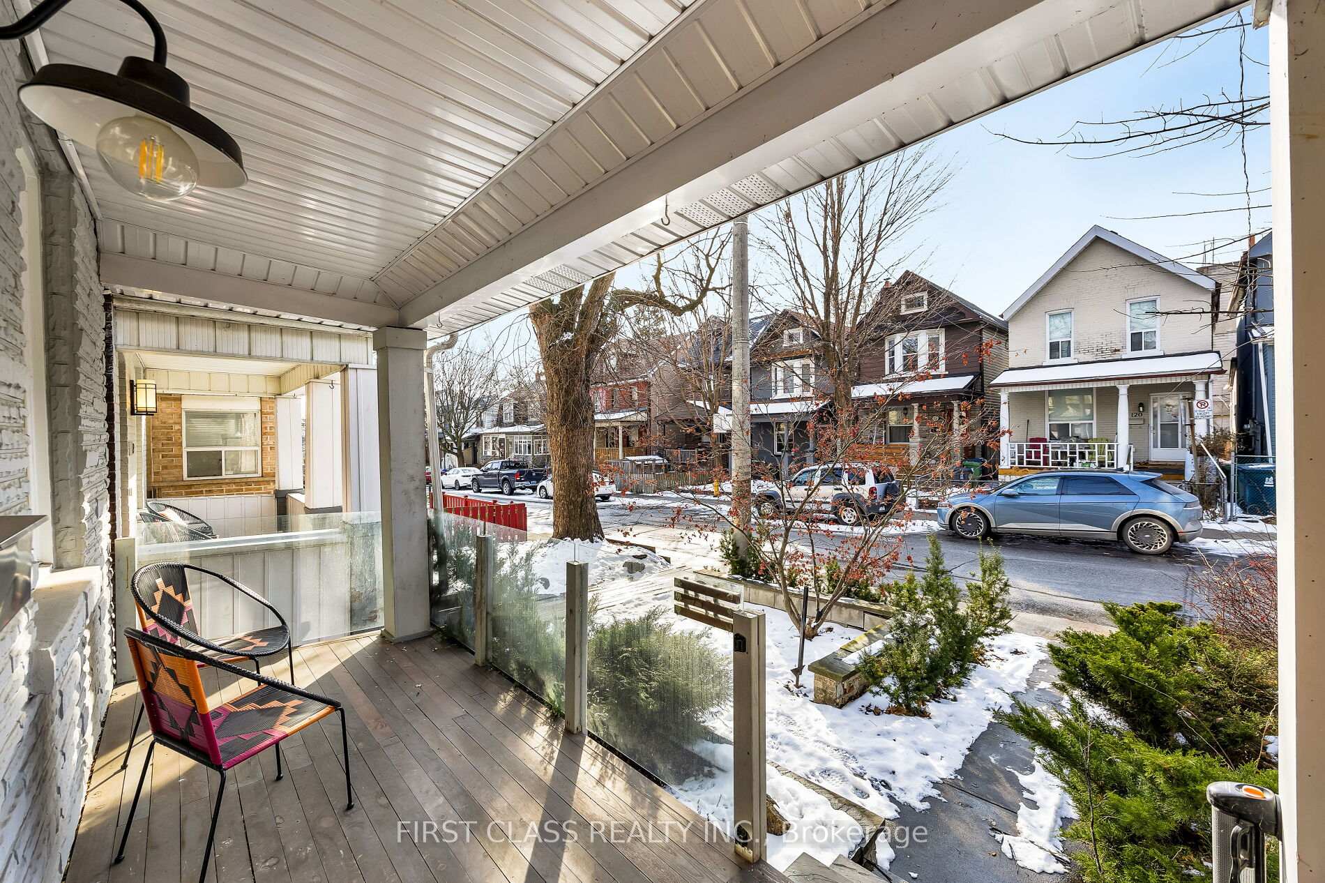 121 Galt Avenue, Toronto E01 — photo 2 of 5