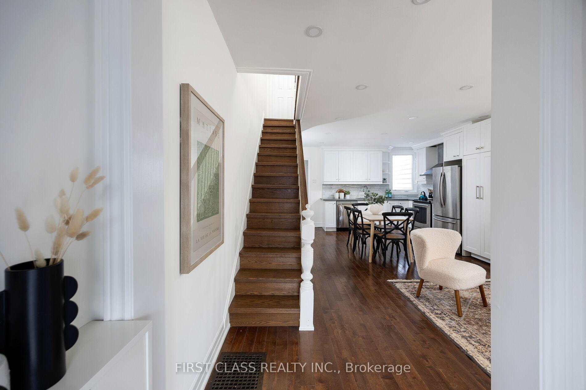 121 Galt Avenue, Toronto E01 — photo 5 of 5