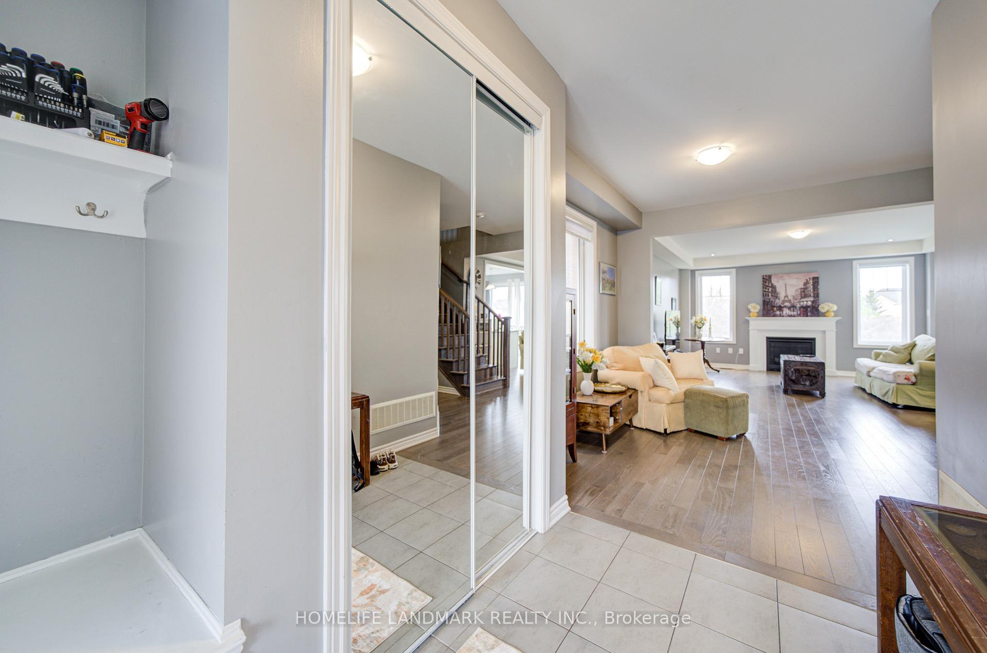 106 Barkerville Drive, Whitby — photo 4 of 5