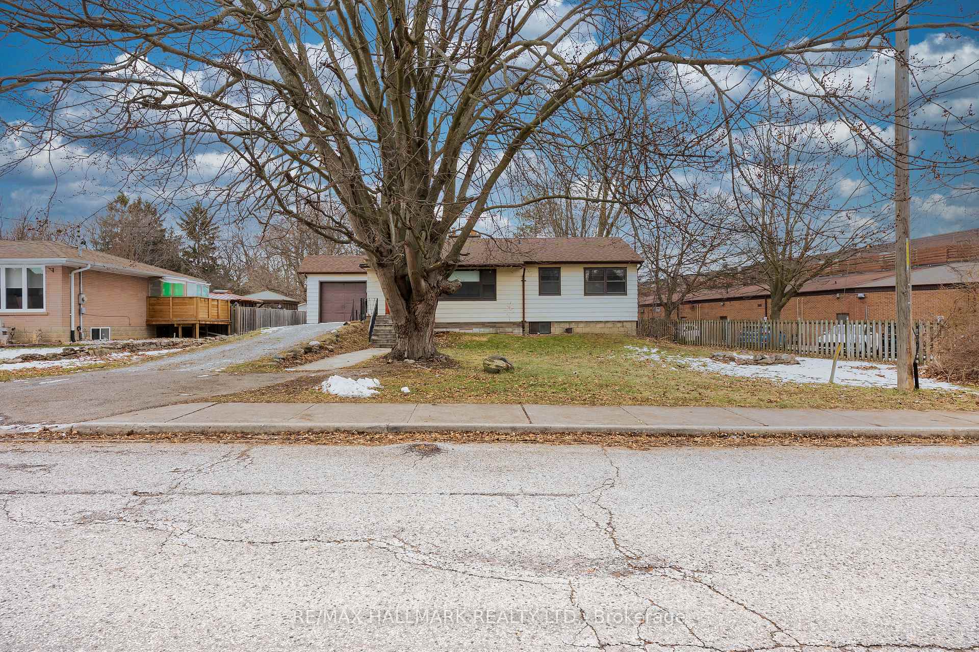 1911 Glenview Road, Pickering, ON L1V 1W9 — Pickering, Ontario